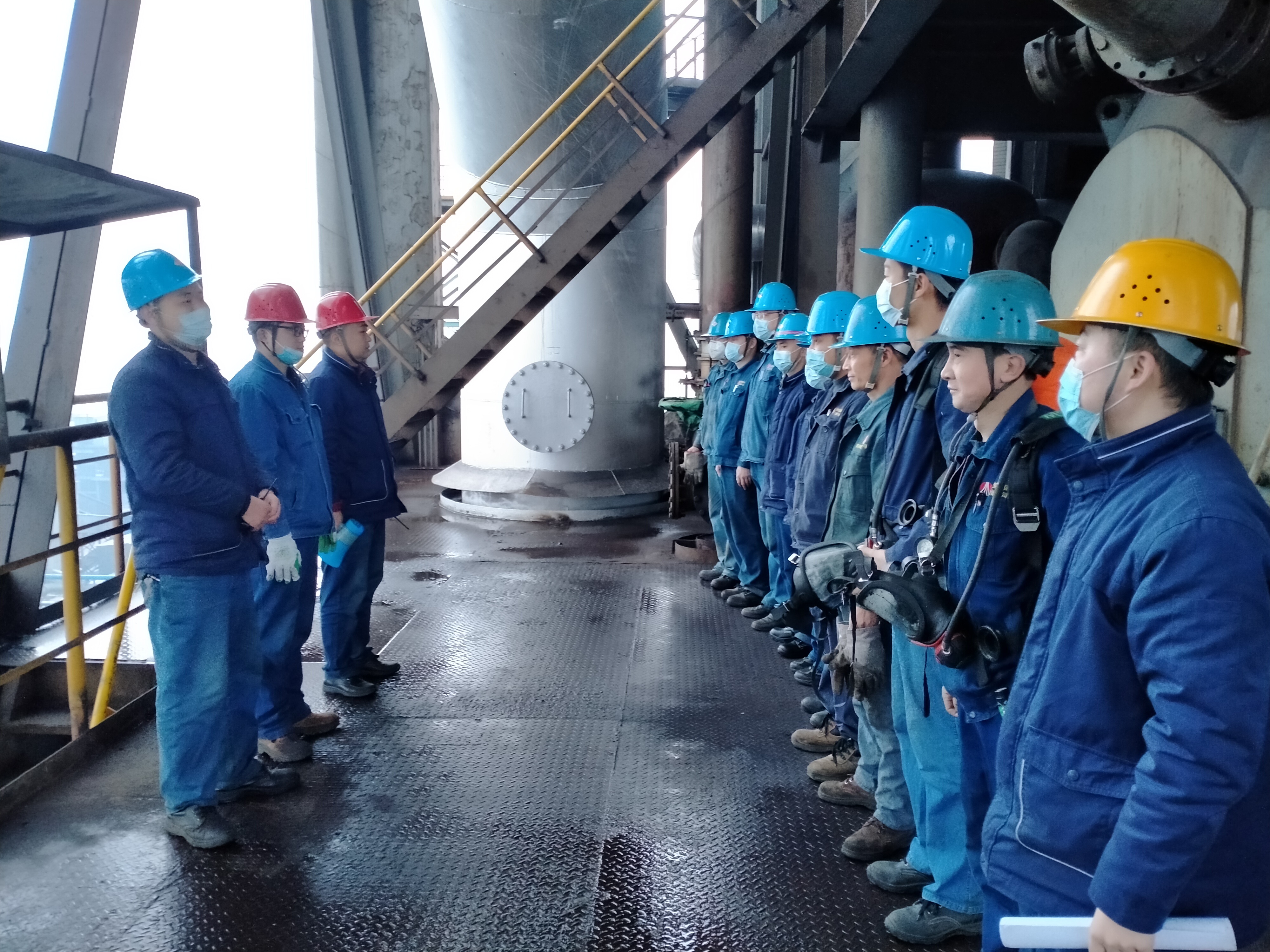 暖春之时,他们同绘最美“春耕图” 暖春之时,他们同绘最美“春耕图”