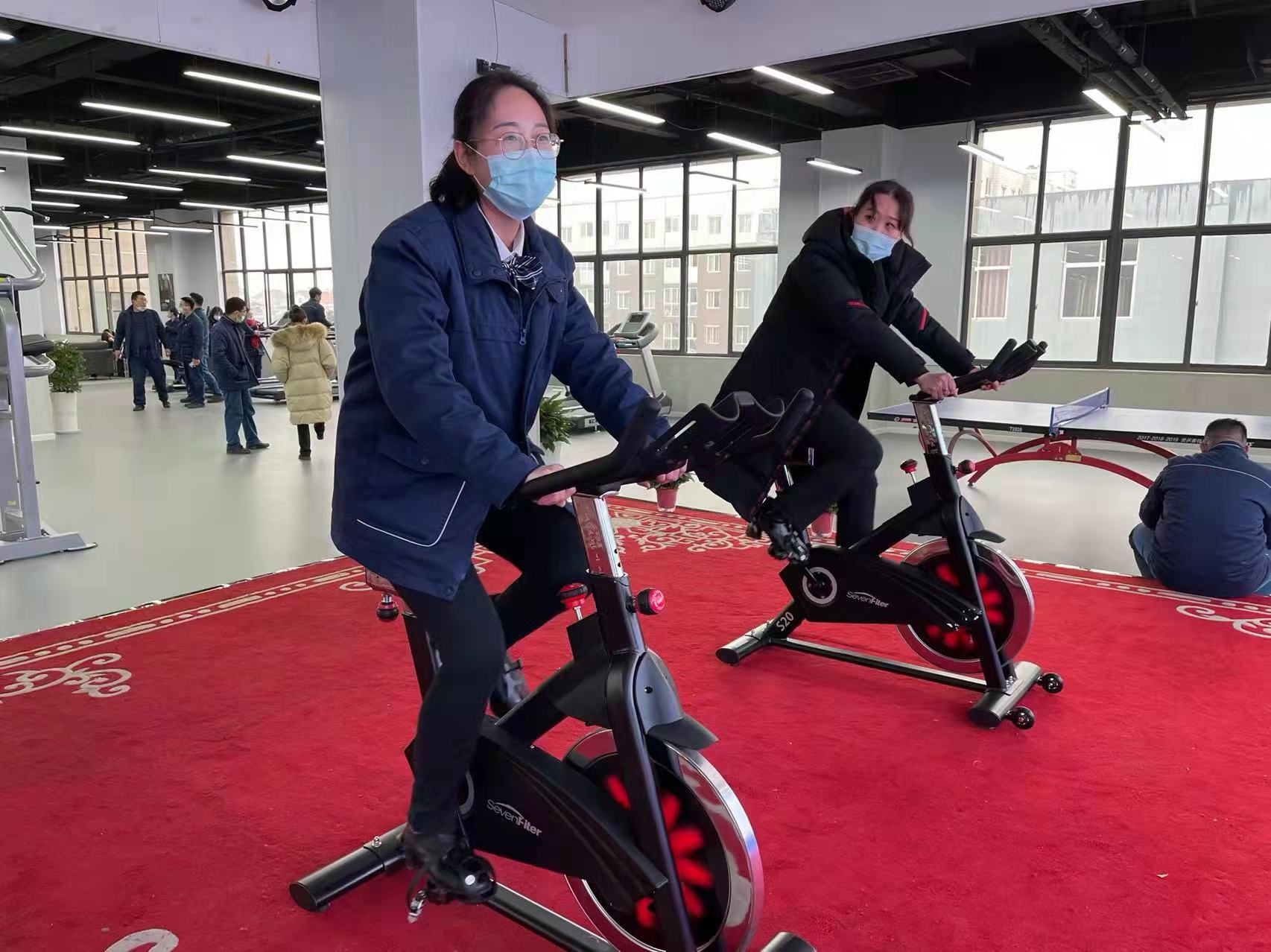 暖春之时,他们同绘最美“春耕图” 暖春之时,他们同绘最美“春耕图”