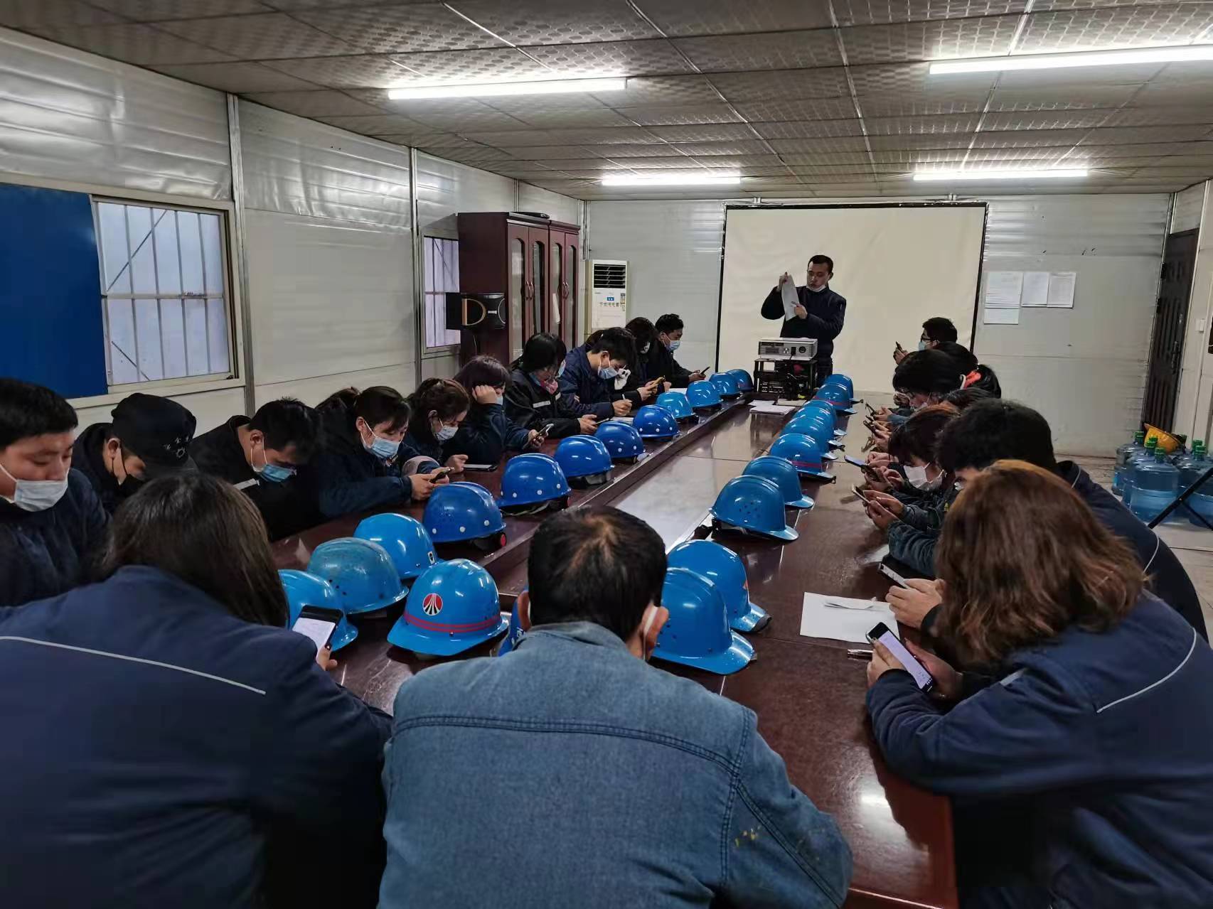 多点发力夯实班组管理基础