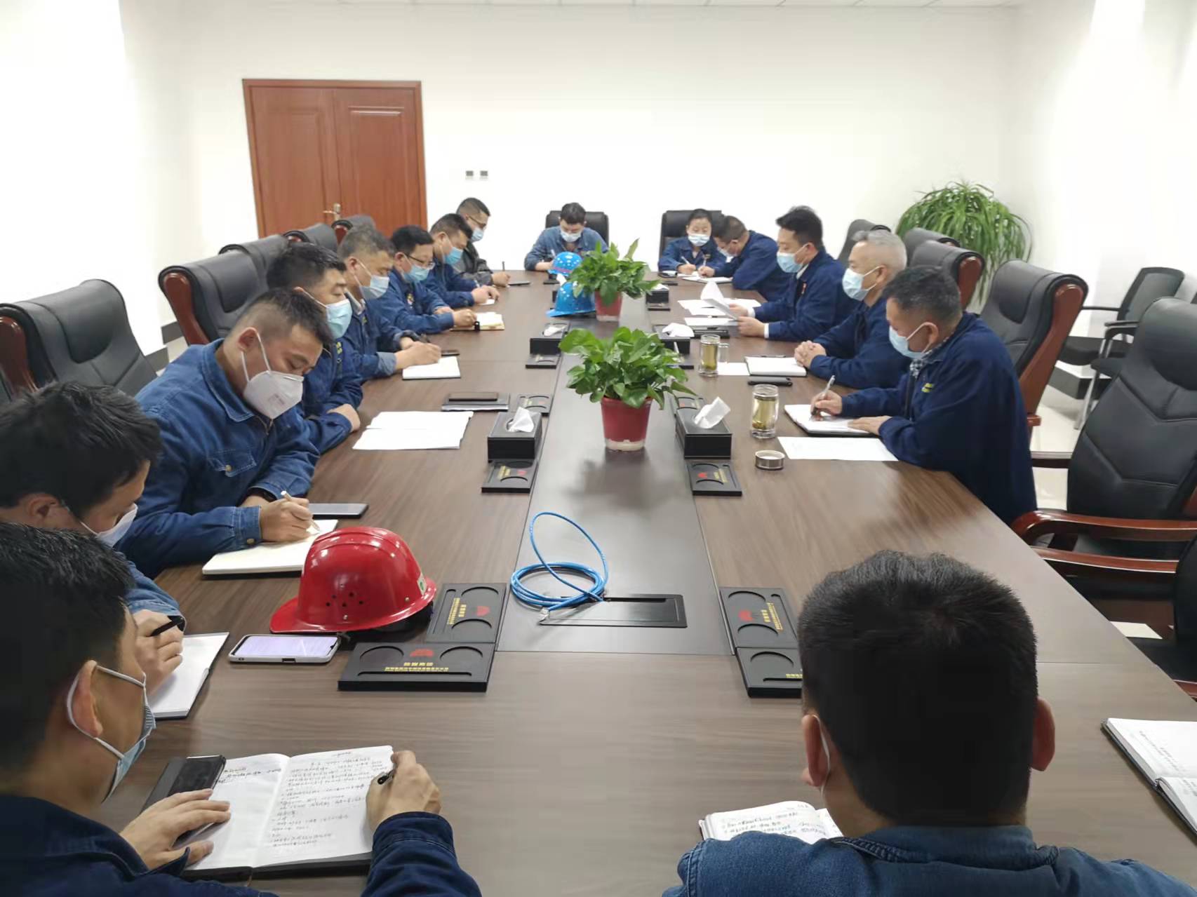 公司组织召开“河钢杯”全国钢铁行业职业技能竞赛准备交流会