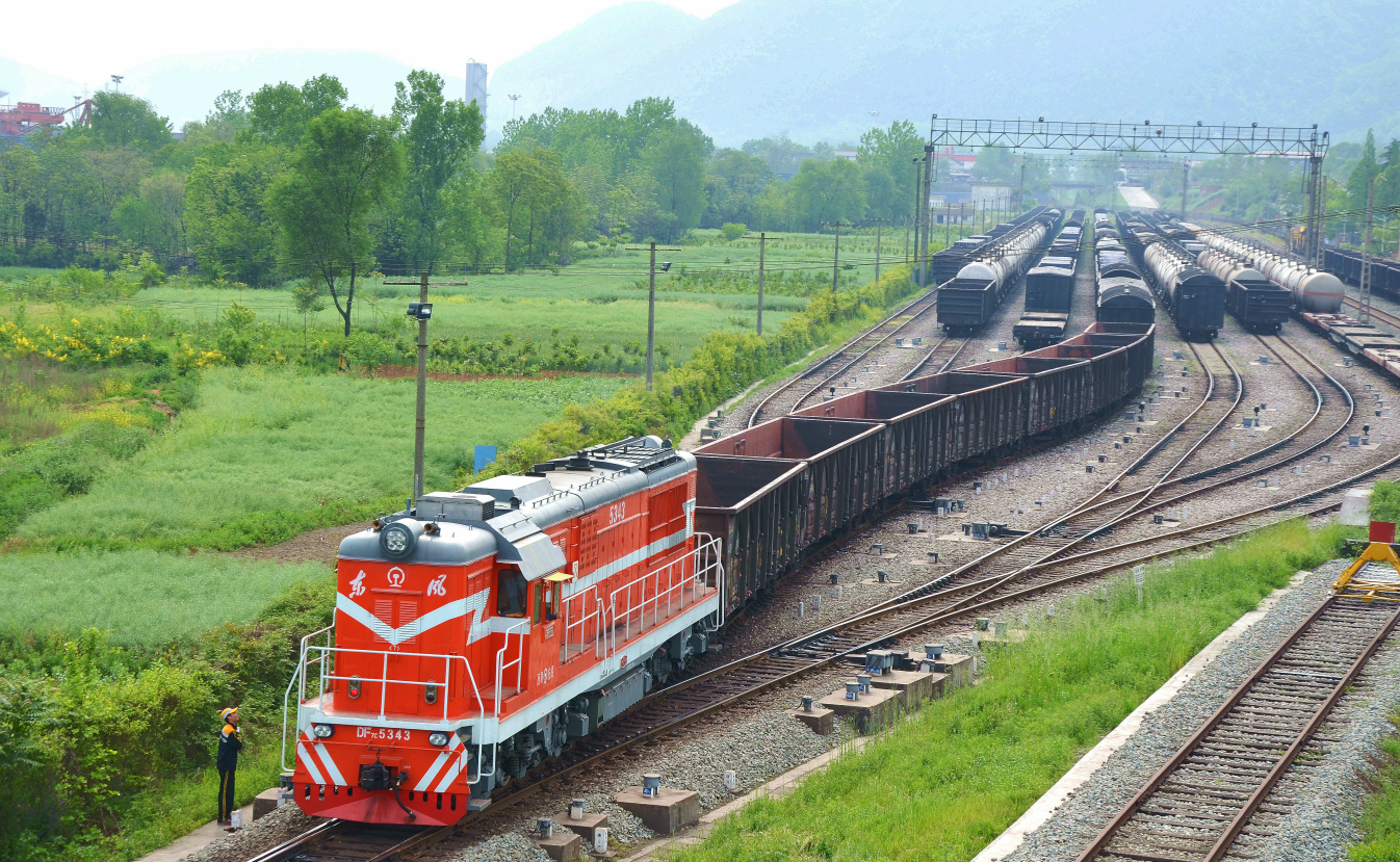 用心呵护钢铁“保供线”