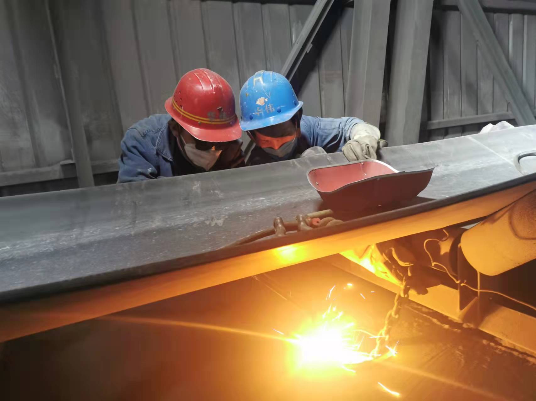 皮带跑偏难题终于解决了！