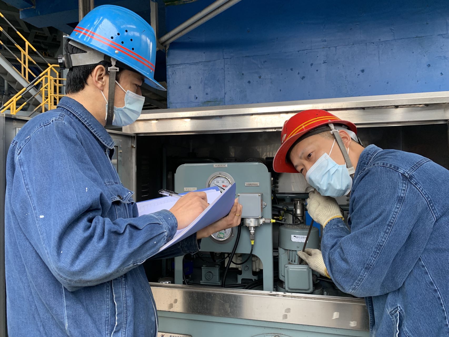 全力推进超低排放 坚决打赢蓝天保卫战