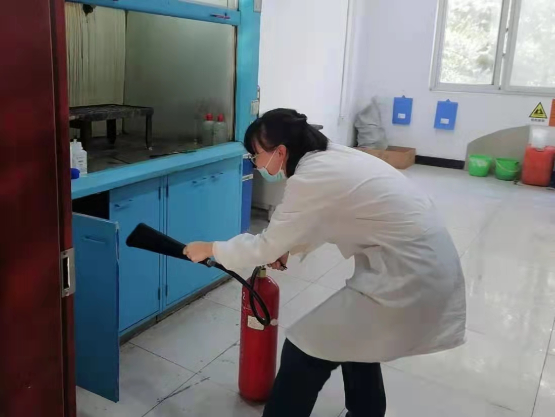 创青年文明  做检验“尖兵”