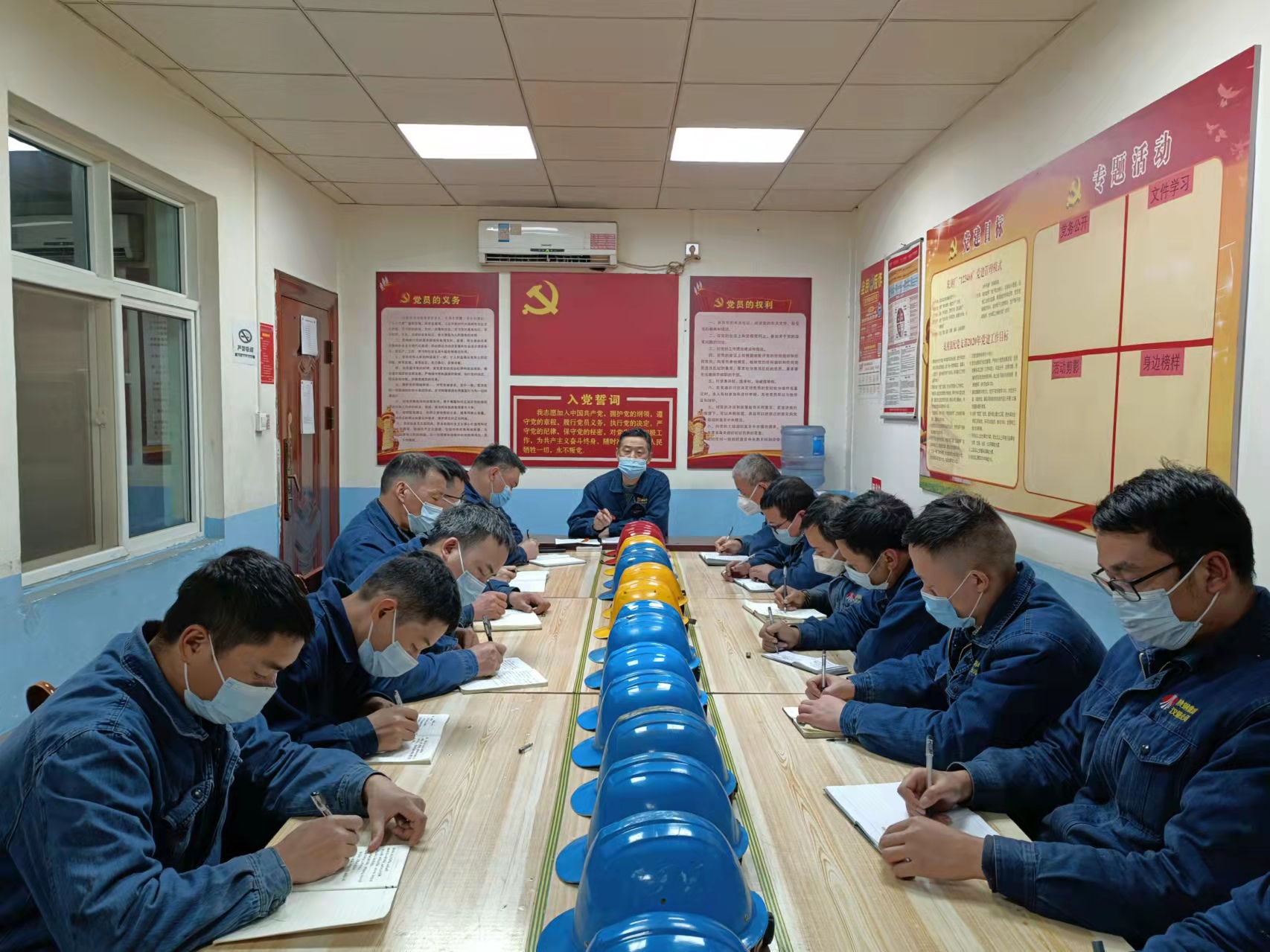 学透“两会”精神，写好“春天”故事