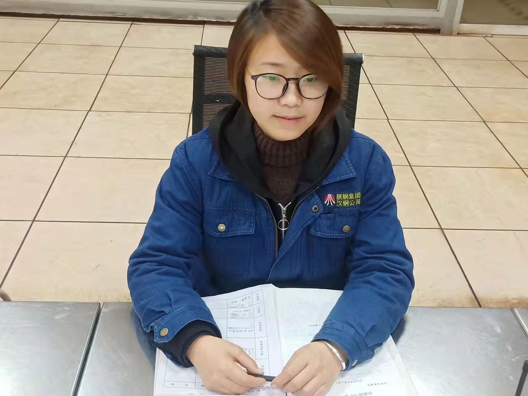 踏浪前行的“追风女子” 踏浪前行的“追风女子”