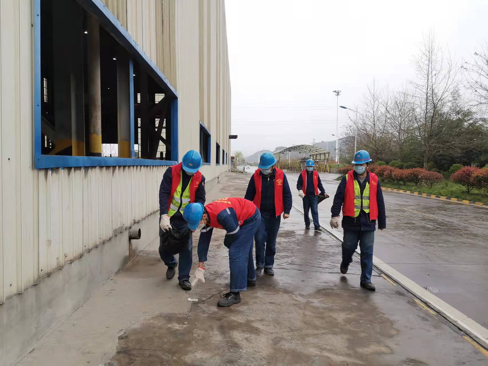 物流中心团总支开展“烟头不落地，汉钢更美丽”活动