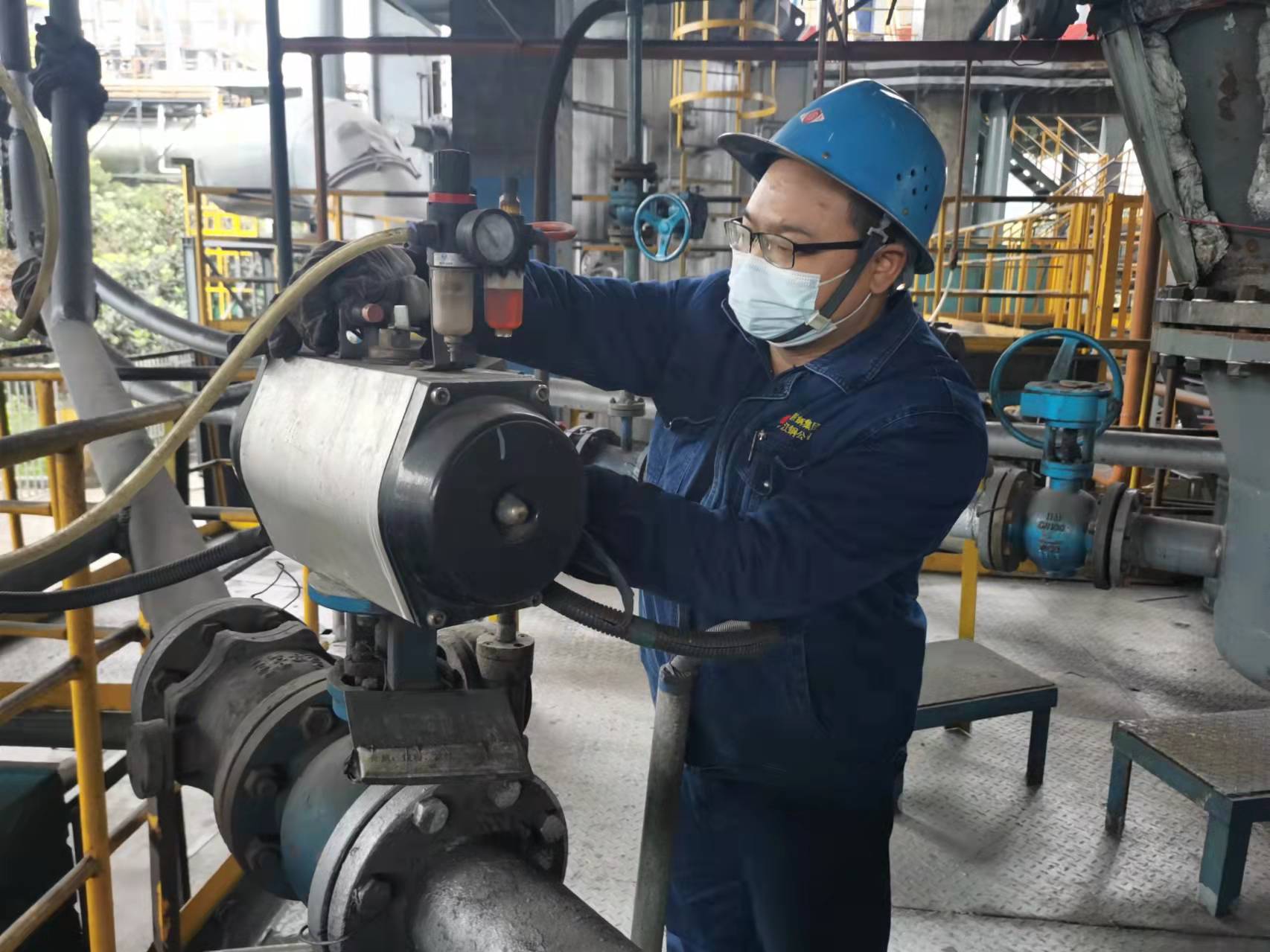 看他,奋斗向未来 看他,奋斗向未来