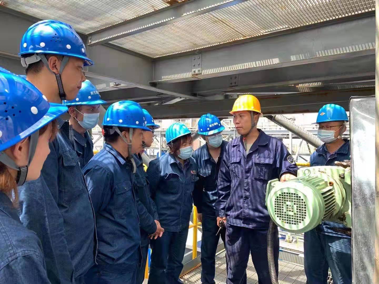 把学习室课堂培训搬到作业现场