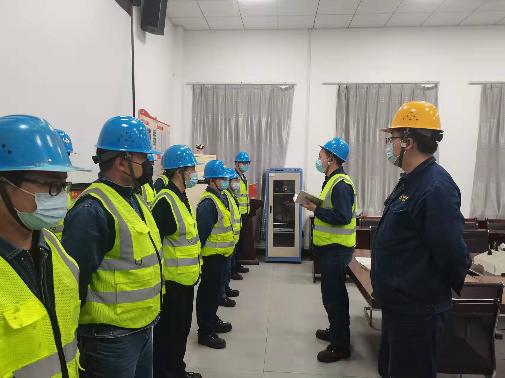 严守“四道关”提升班组安全素质 严守“四道关”提升班组安全素质