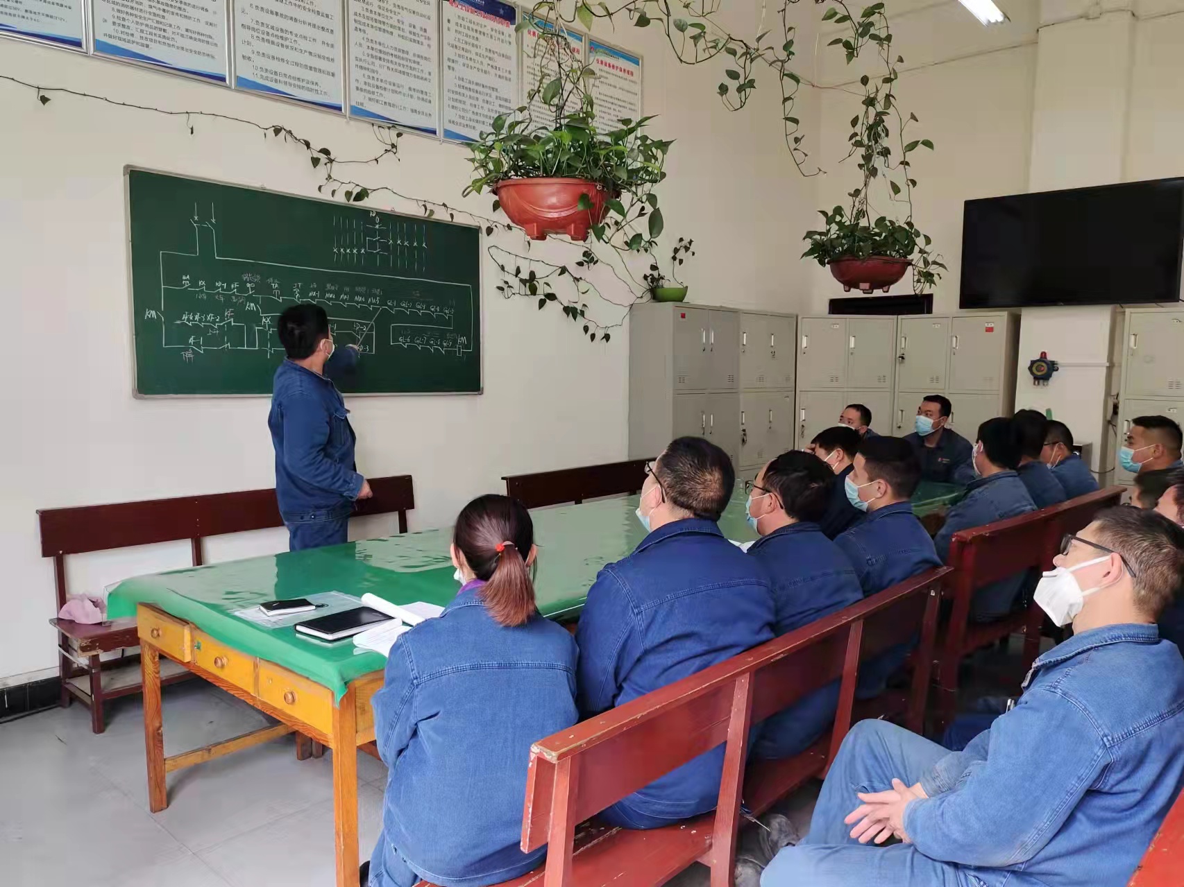 春天的脚步 奋进的旋律