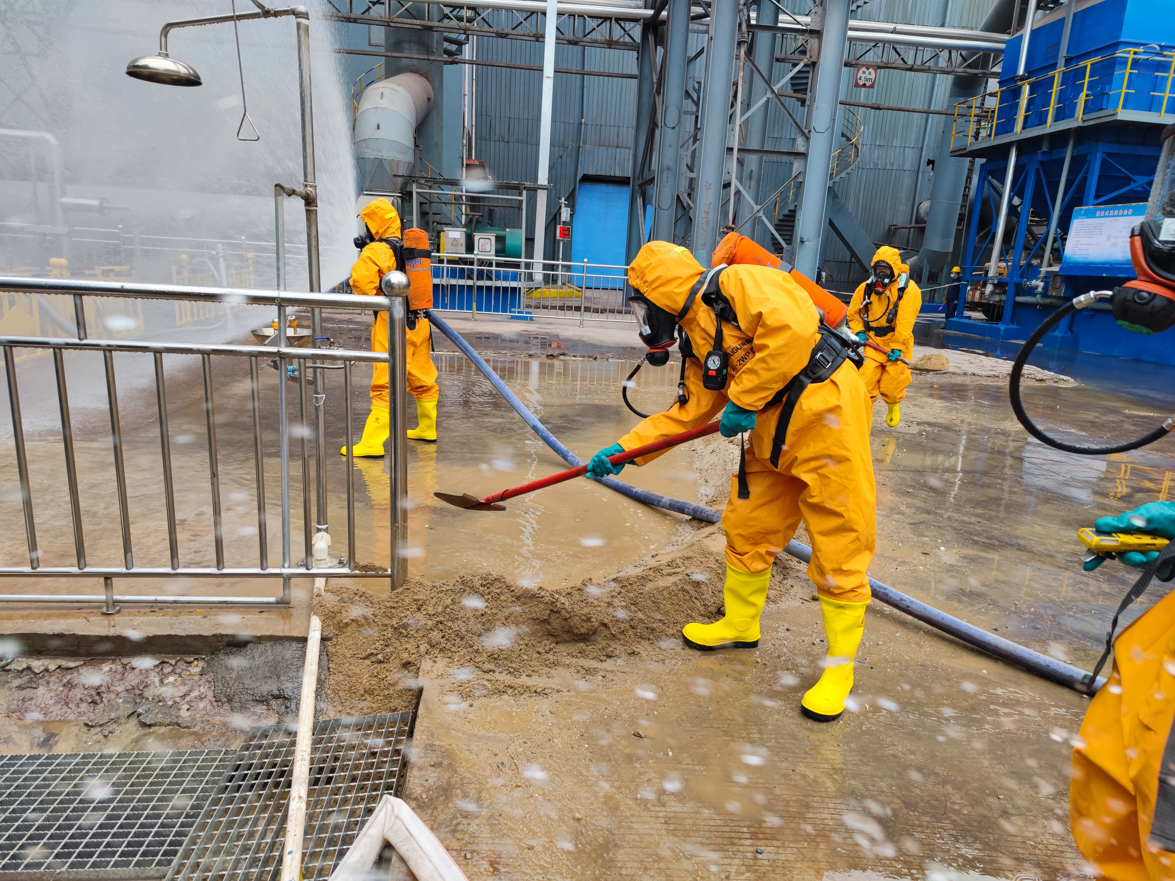 以练促战——汉钢公司开展2022年危化品事故应急演练