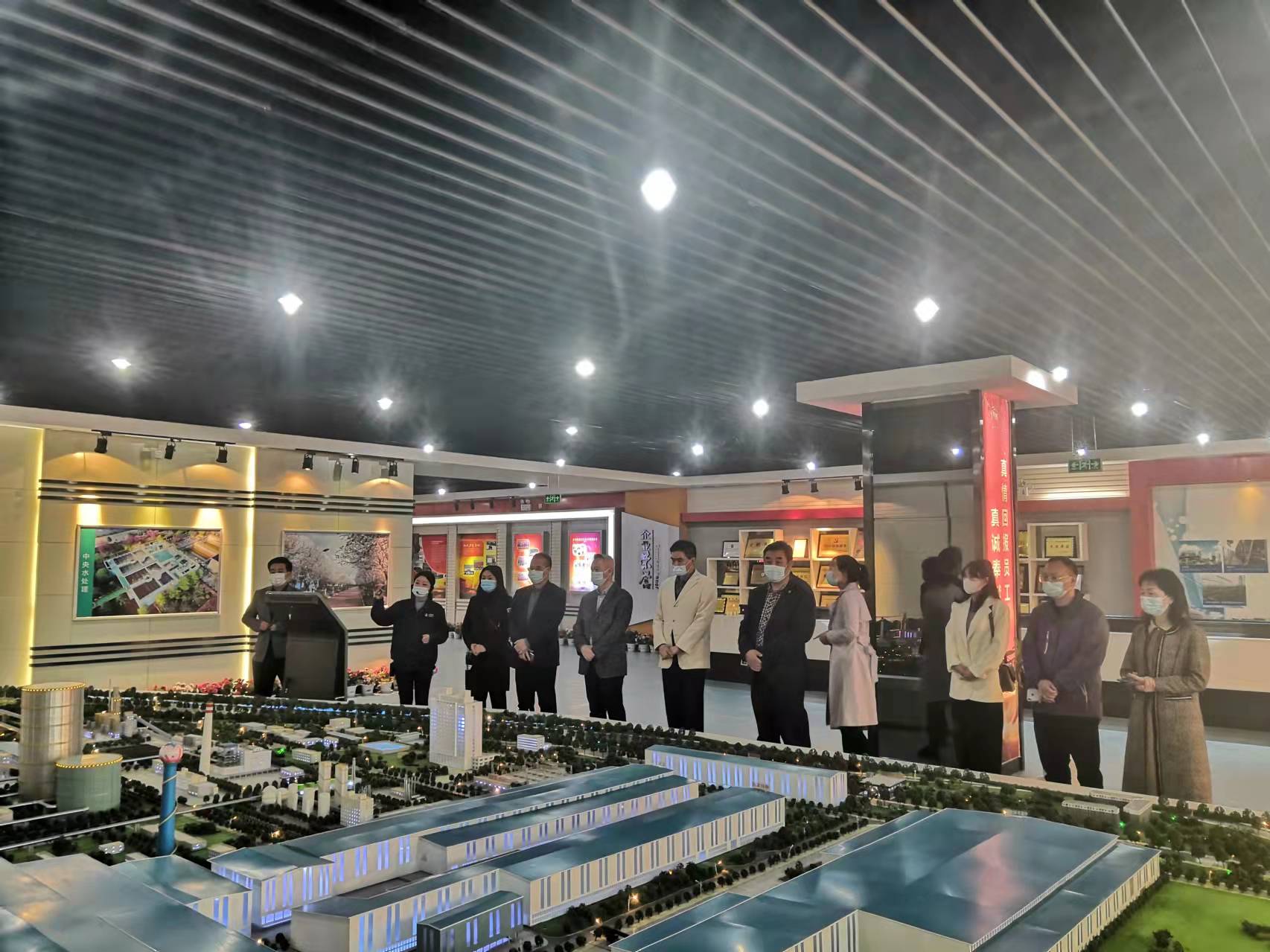 陕西双亚集团到公司对标学习工业旅游