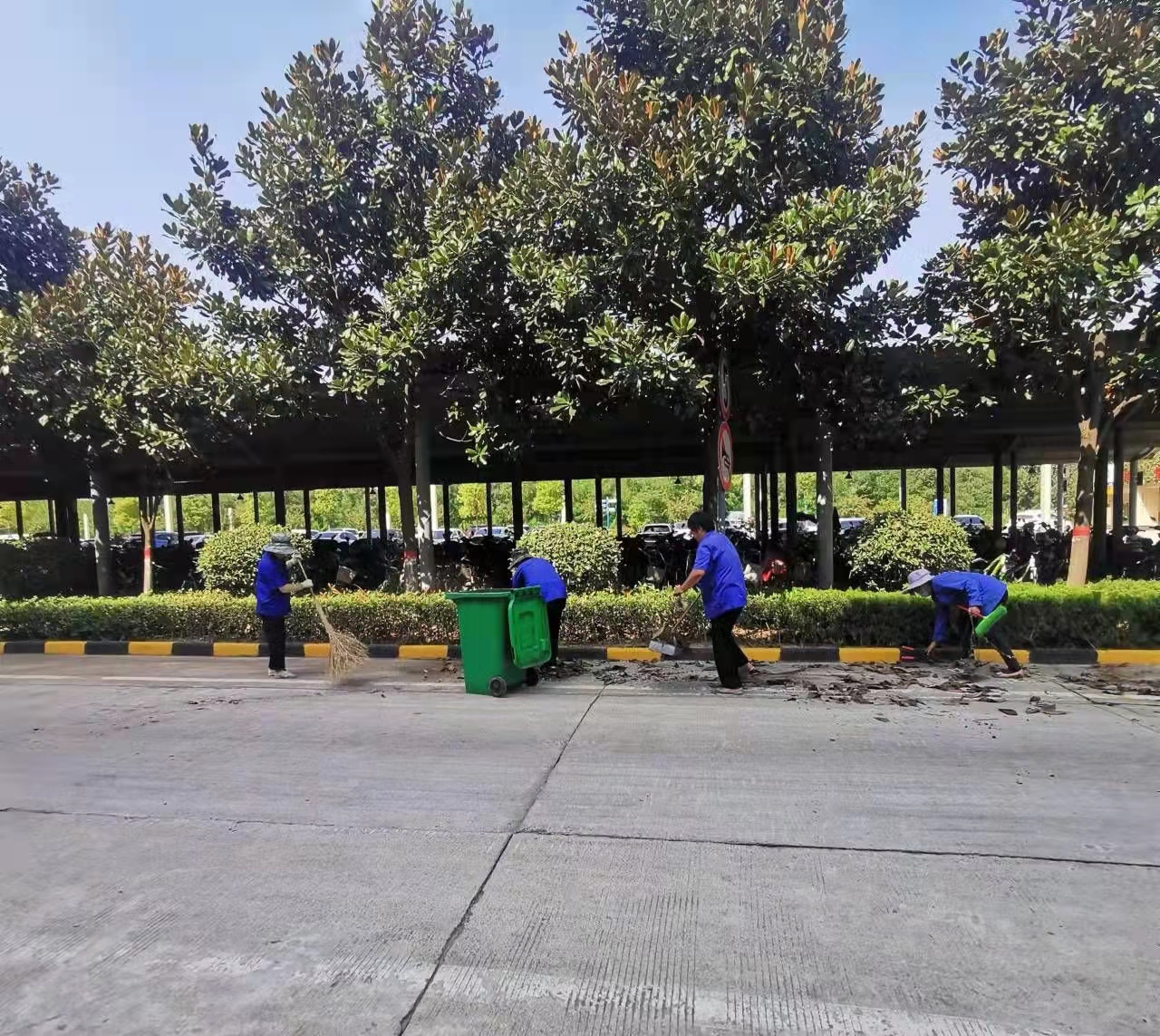 四个坚持让职工居住环境提档升级