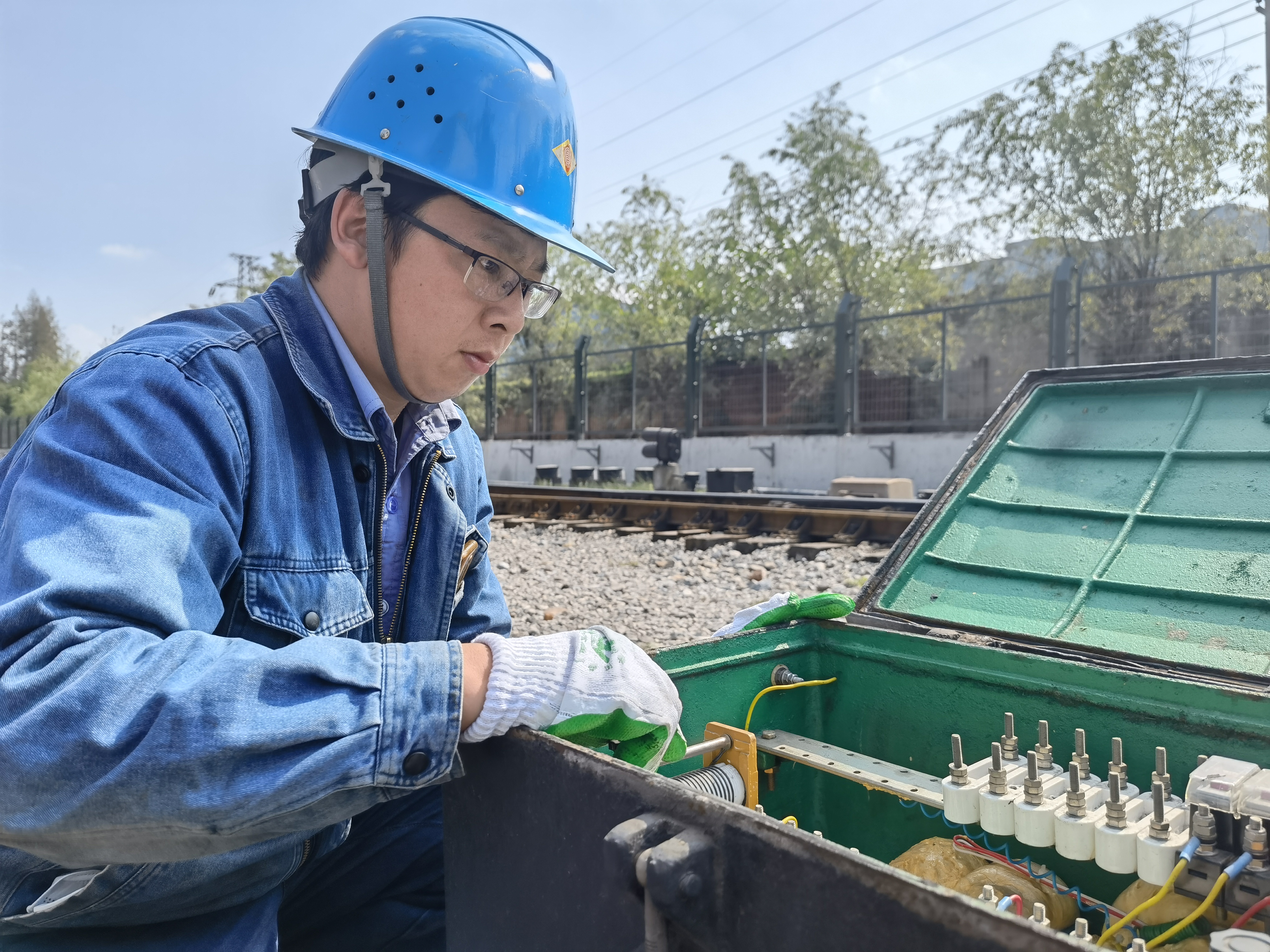 与光同尘 做闪耀的“星”