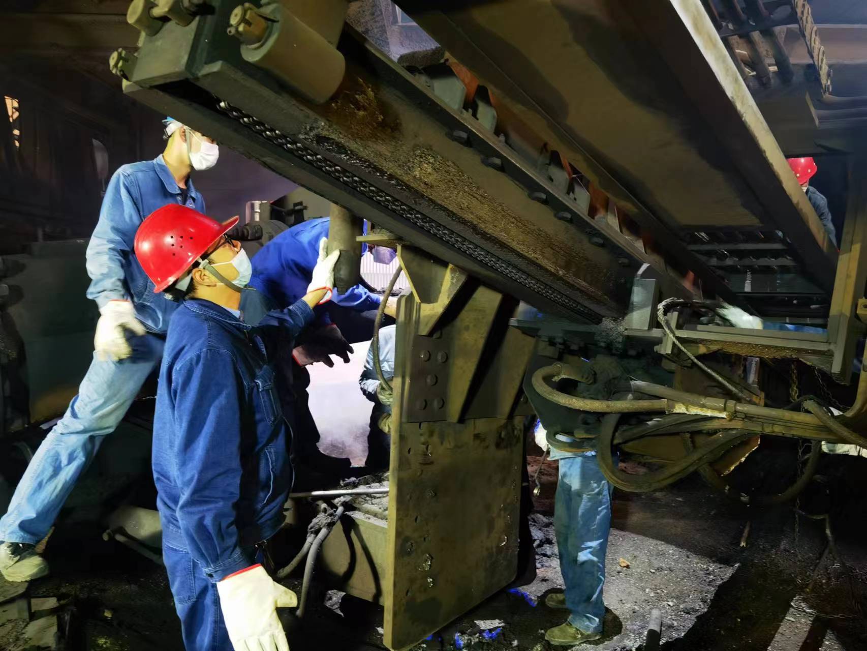 打好“组合拳”精准“降成本”