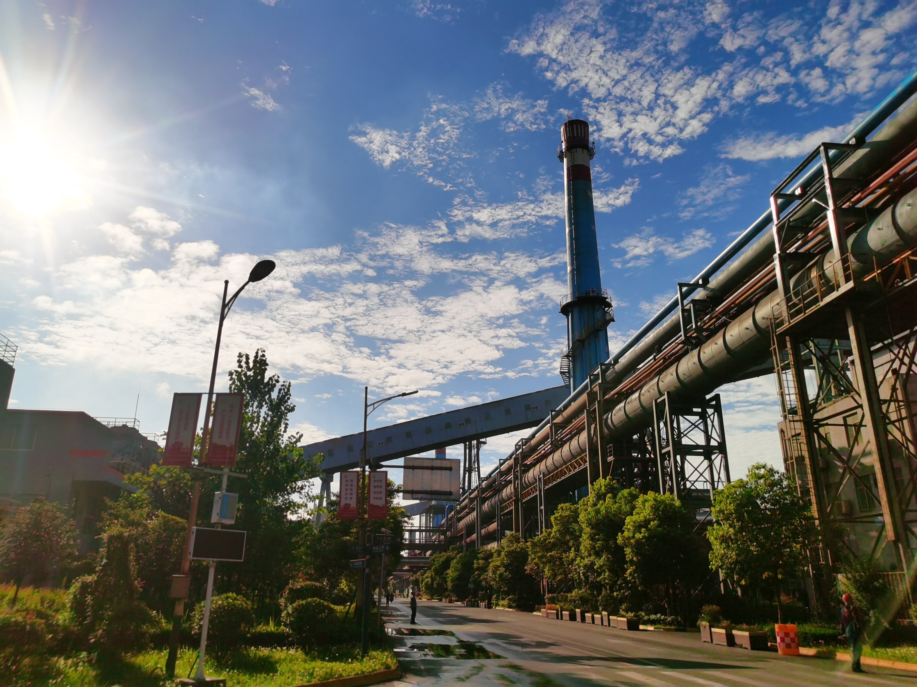 践行生态发展 “绿色气质”刷新“汉钢颜值” 践行生态发展 “绿色气质”刷新“汉钢颜值”