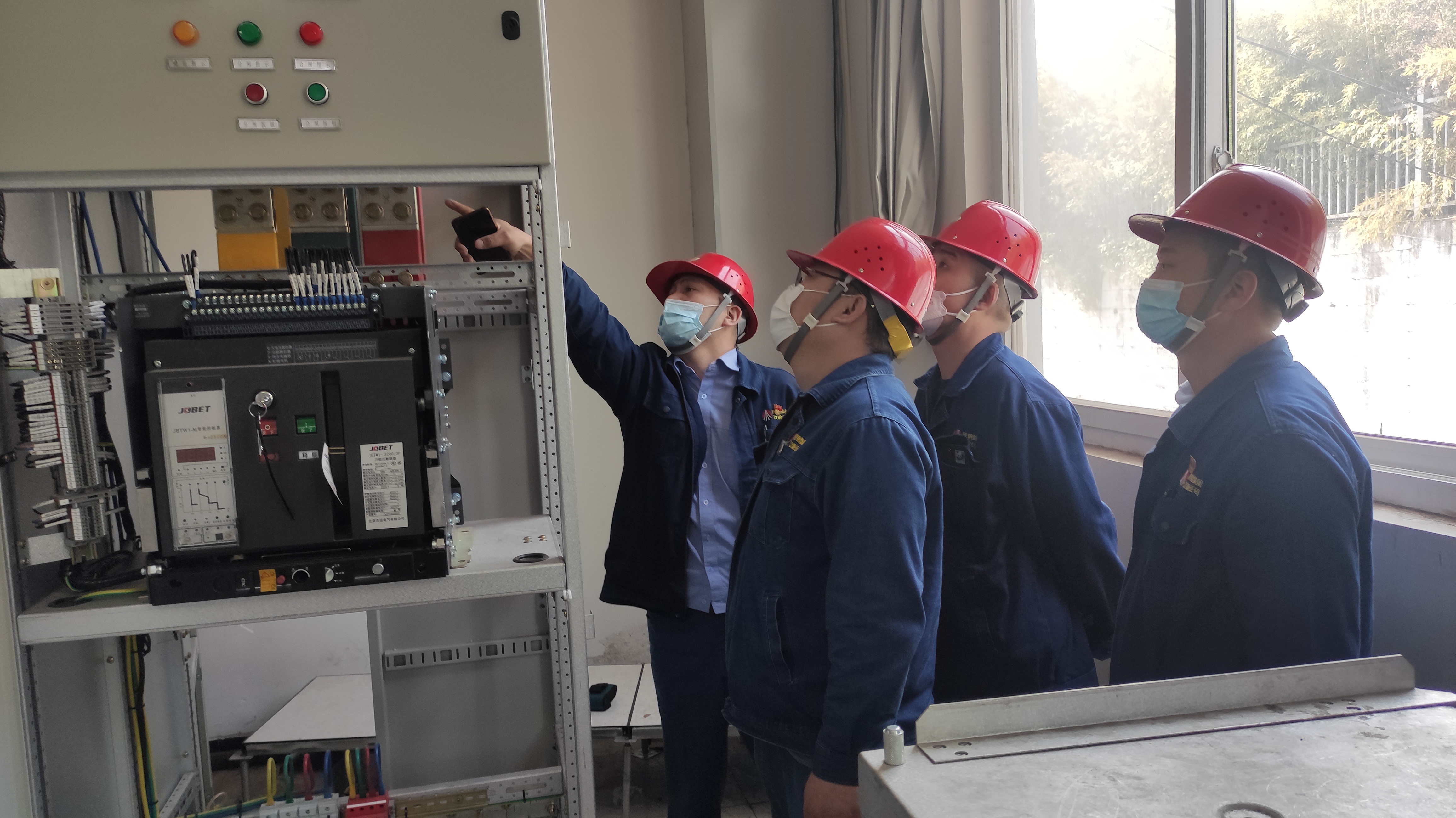 多点突破 拧紧作风建设“螺丝扣”