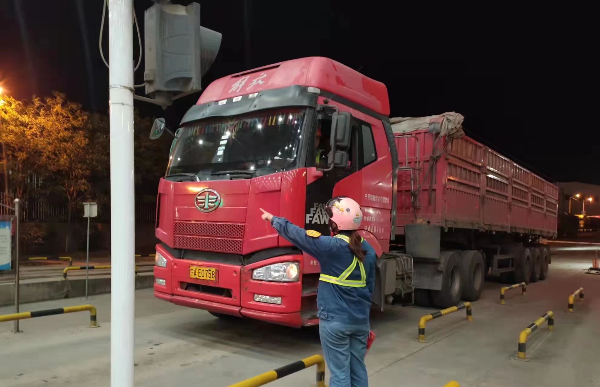 夜行女侠们的超能力 夜行女侠们的超能力