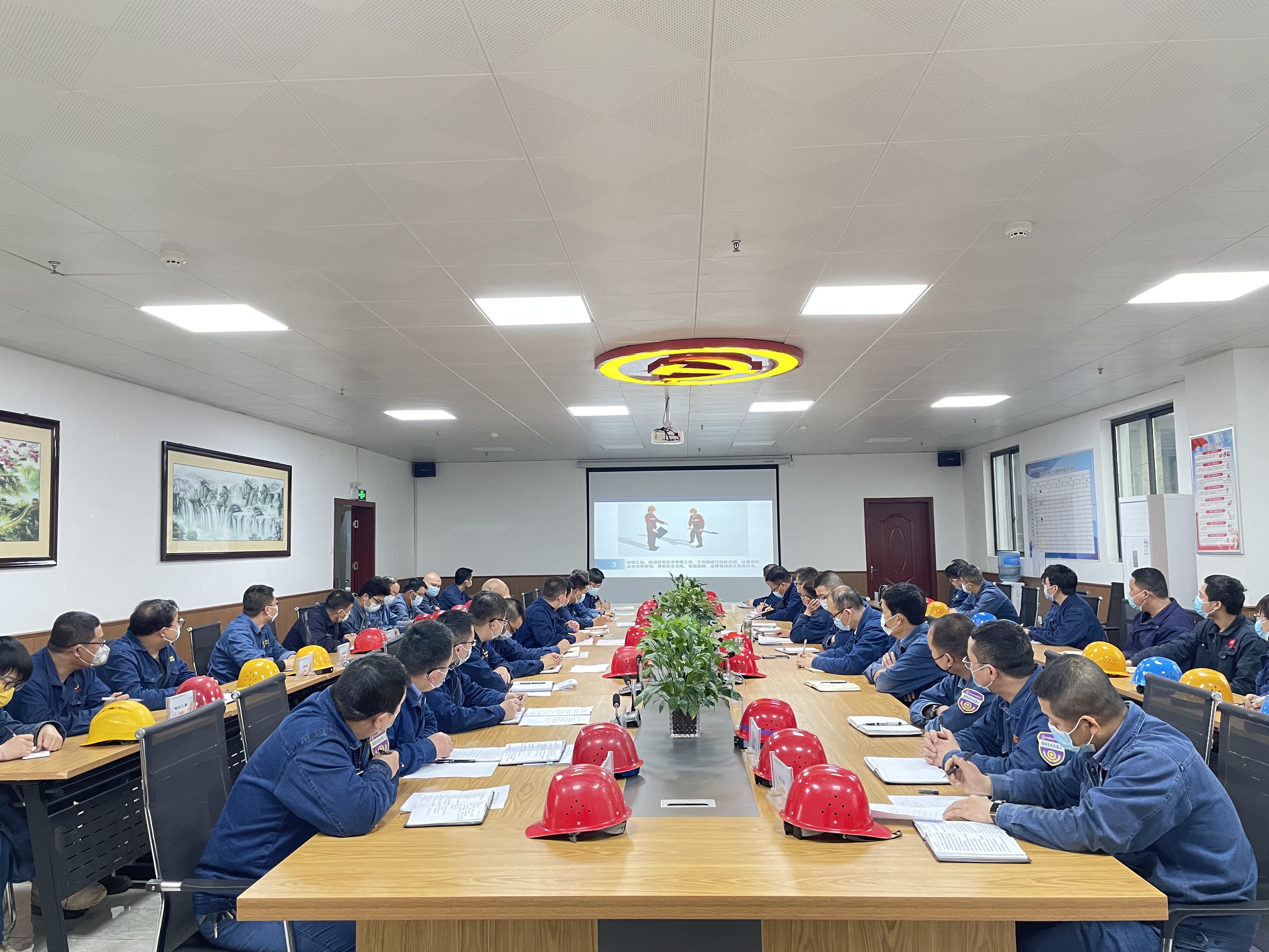 严规范、反三违,烧结厂安全攻坚结出幸福之花 严规范、反三违,烧结厂安全攻坚结出幸福之花