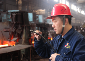 他们 是奋斗在生产一线的青年“小战队” 他们 是奋斗在生产一线的青年“小战队”