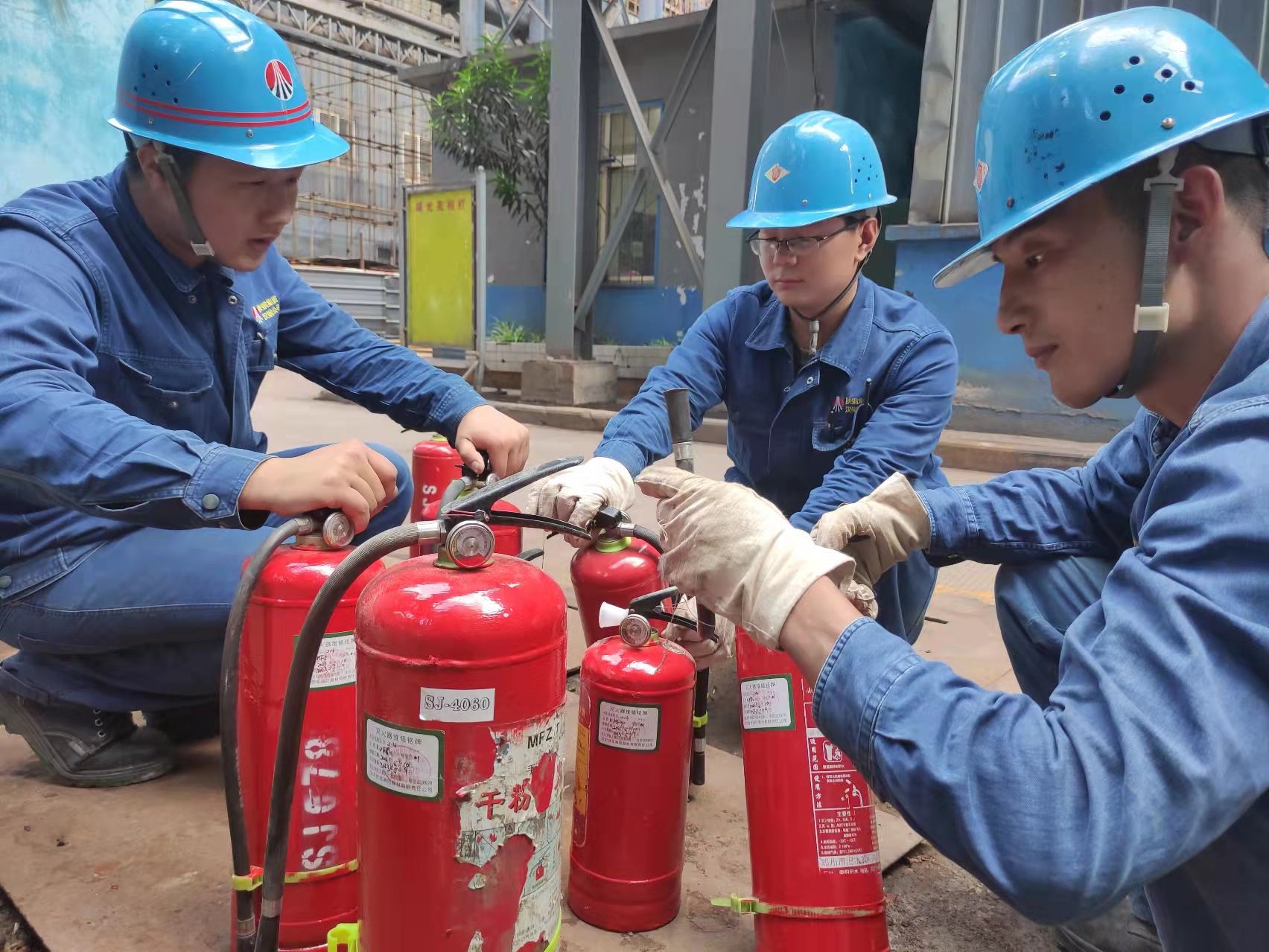 坚定不移抓好安全生产 坚定不移抓好安全生产