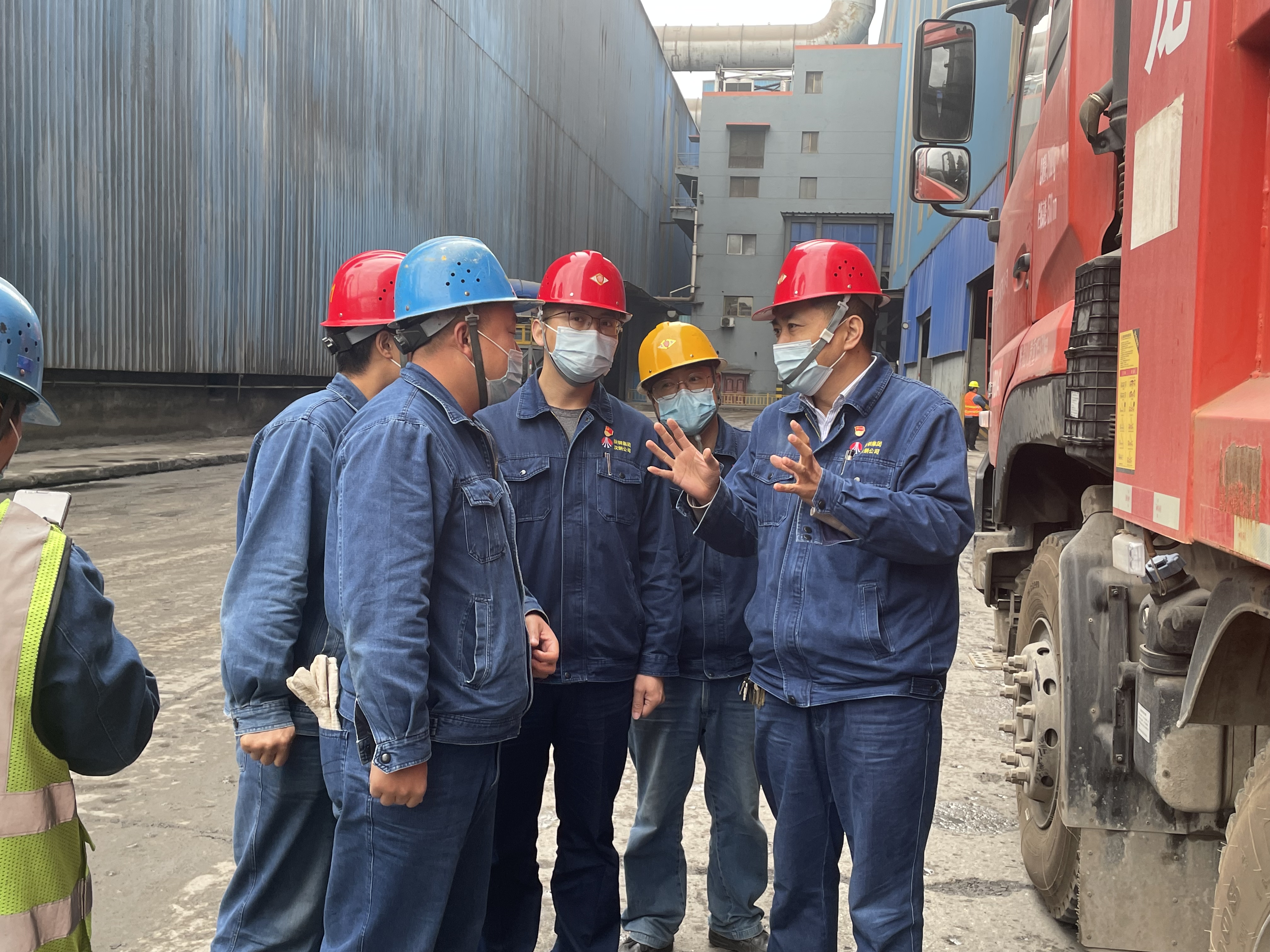 齐心协力,扎牢安全“篱笆” 齐心协力,扎牢安全“篱笆”