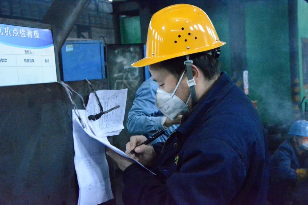 激流勇进谱新篇   踔厉奋发创佳绩——记2022年“全国工人先锋号”获得单位汉钢公司轧钢厂高线车间甲班