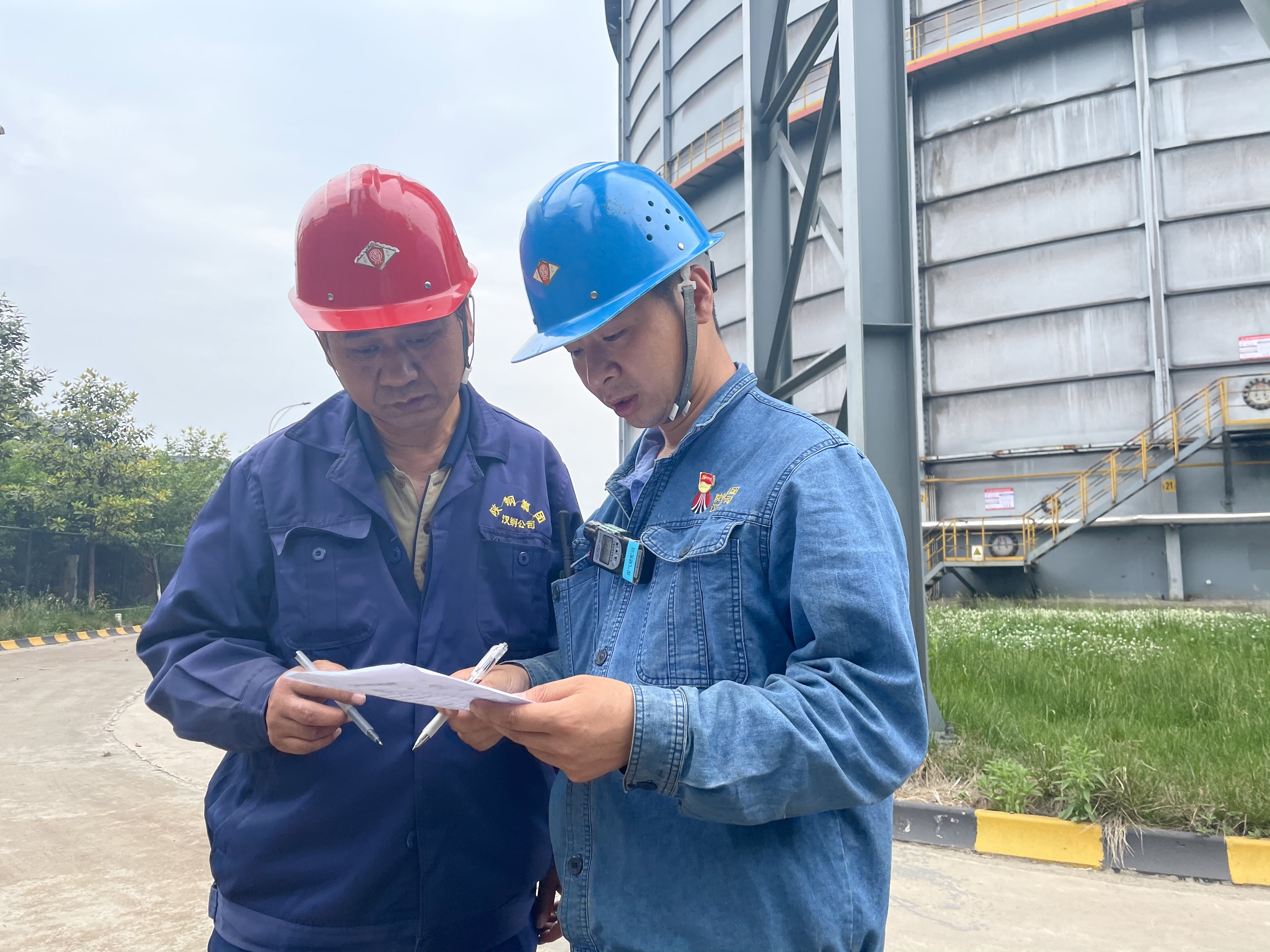 90后班长 预备党员不“预备” 90后班长 预备党员不“预备”