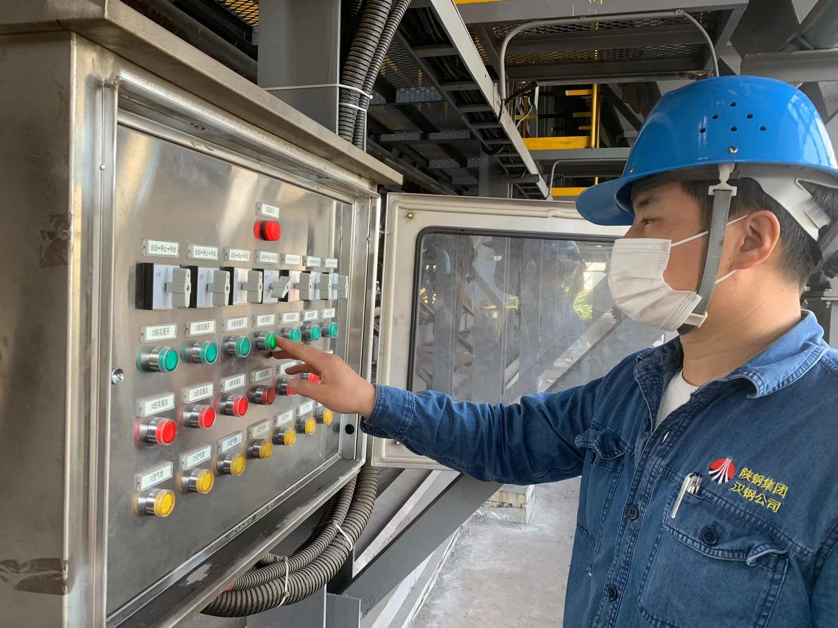 扬起“奋斗志” 奏响青春建功“合奏曲” 扬起“奋斗志” 奏响青春建功“合奏曲”