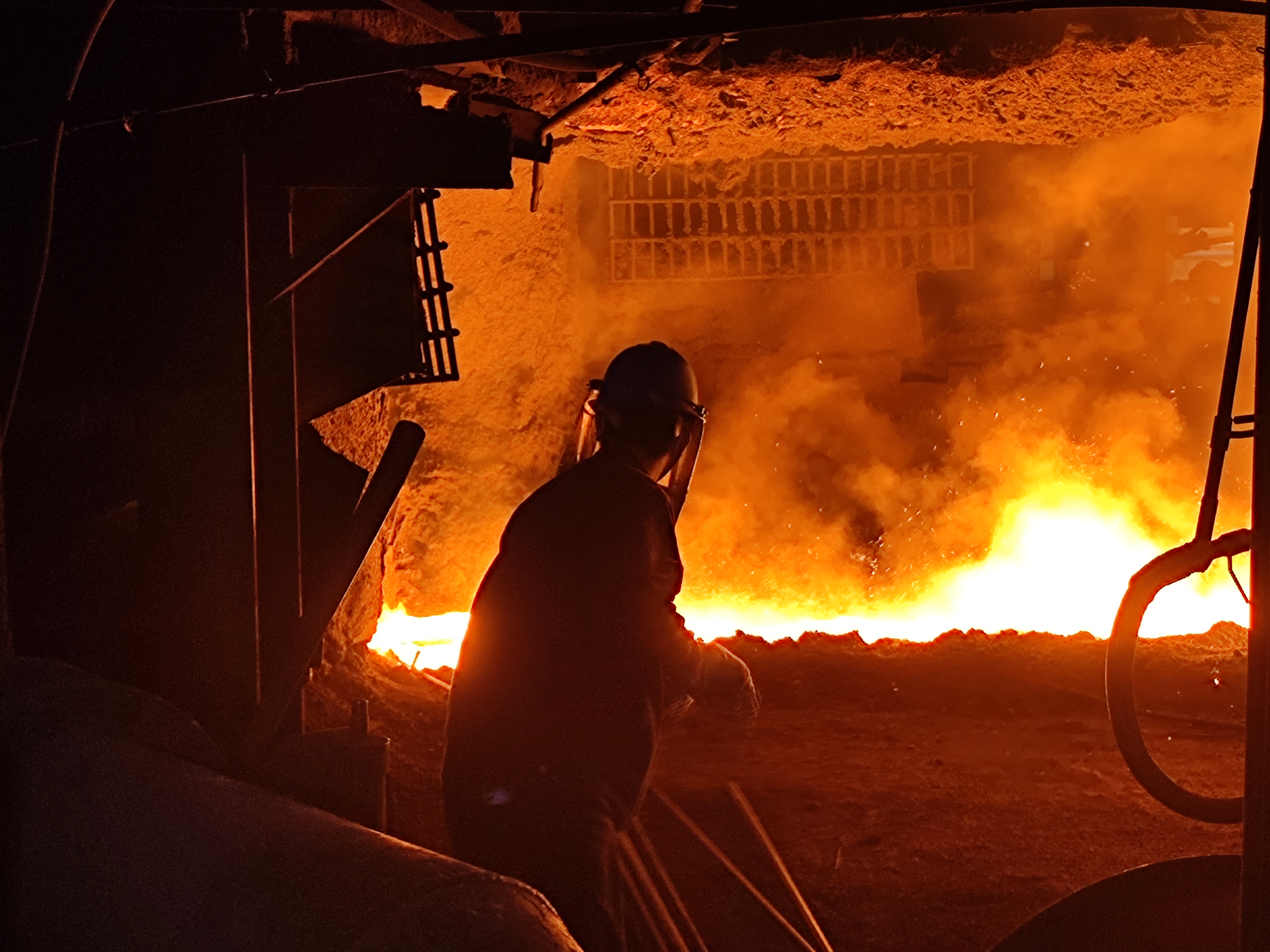 挺起高炉的脊梁——汉钢公司炼铁厂劳模群像素描