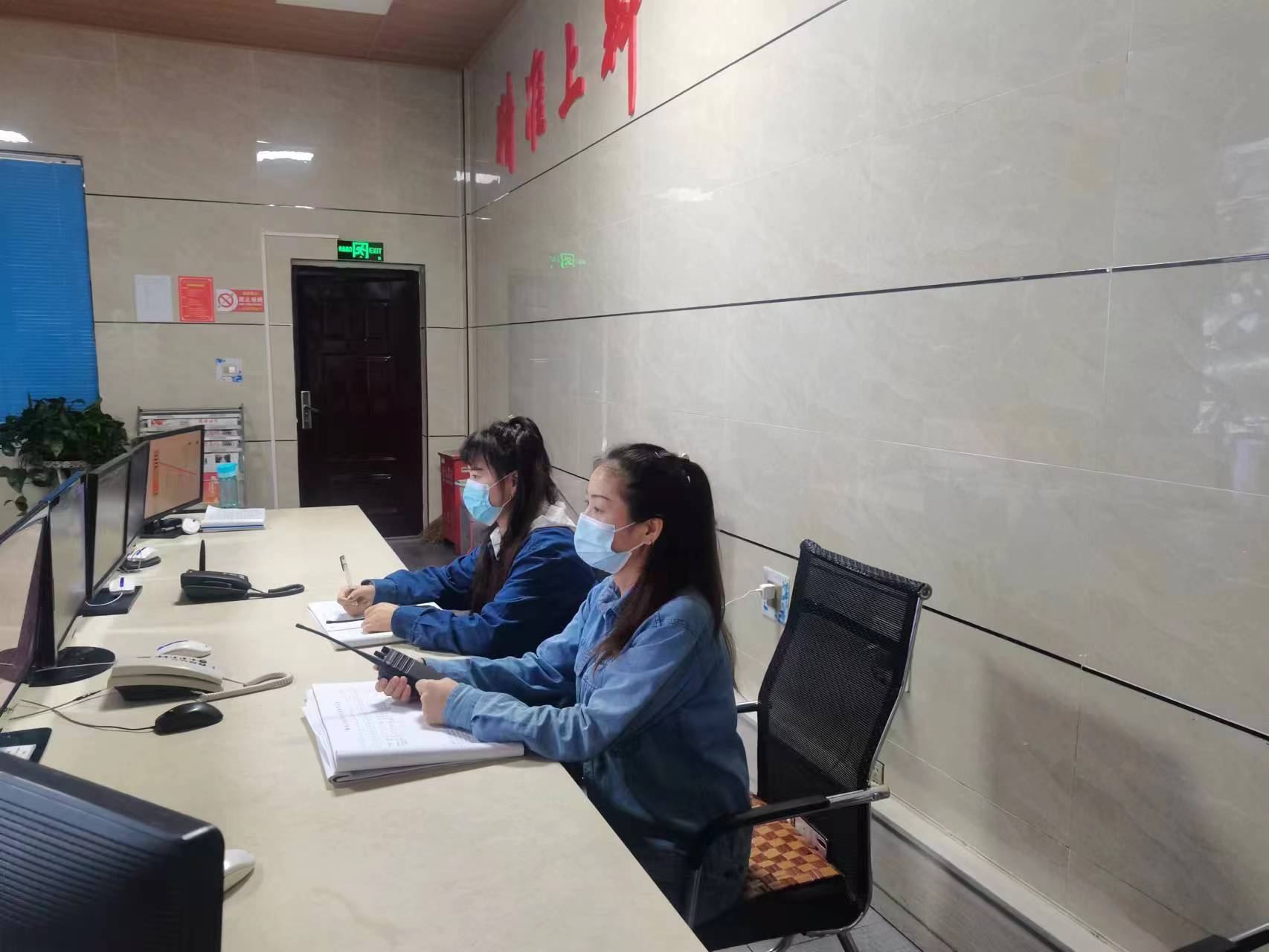 岗亭“拍了拍”你的青春 岗亭“拍了拍”你的青春