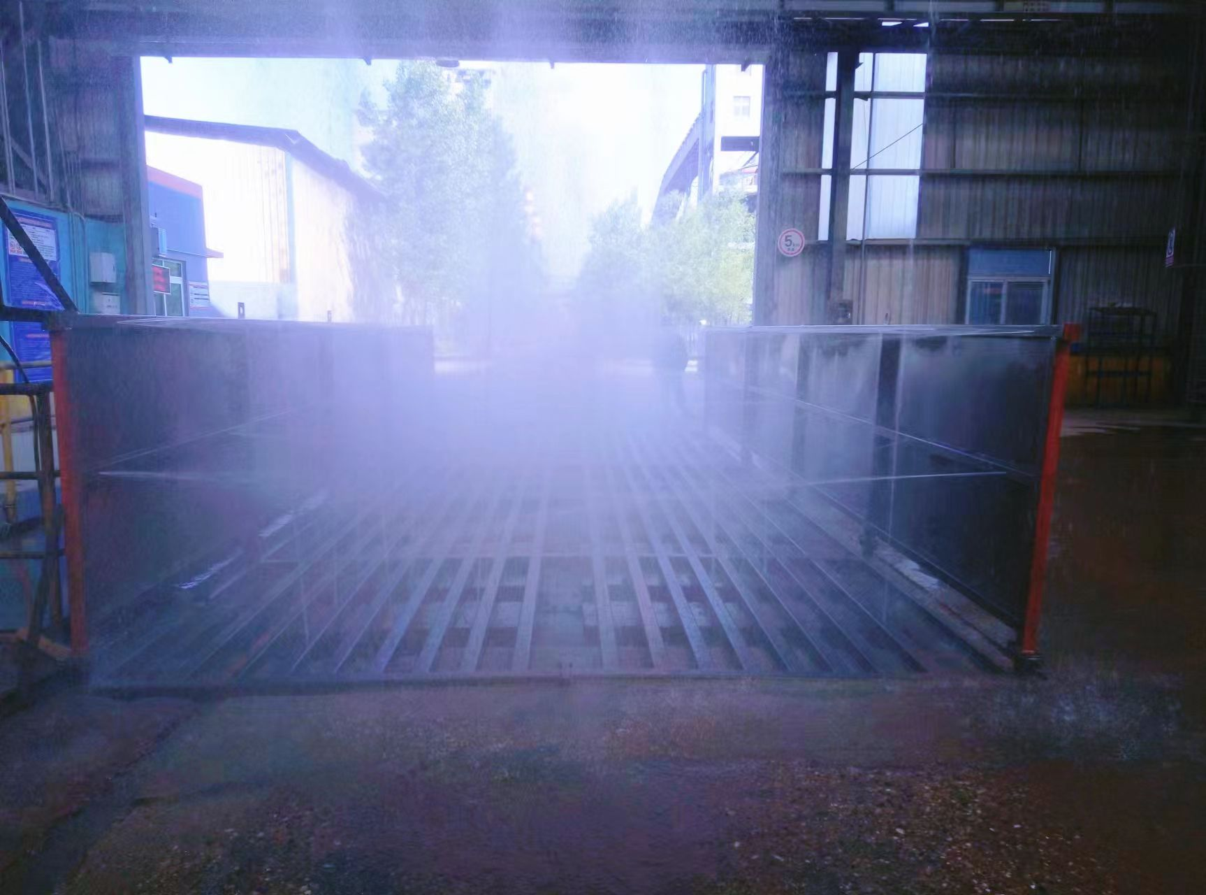 多措并举 助力料场“清洁运输”