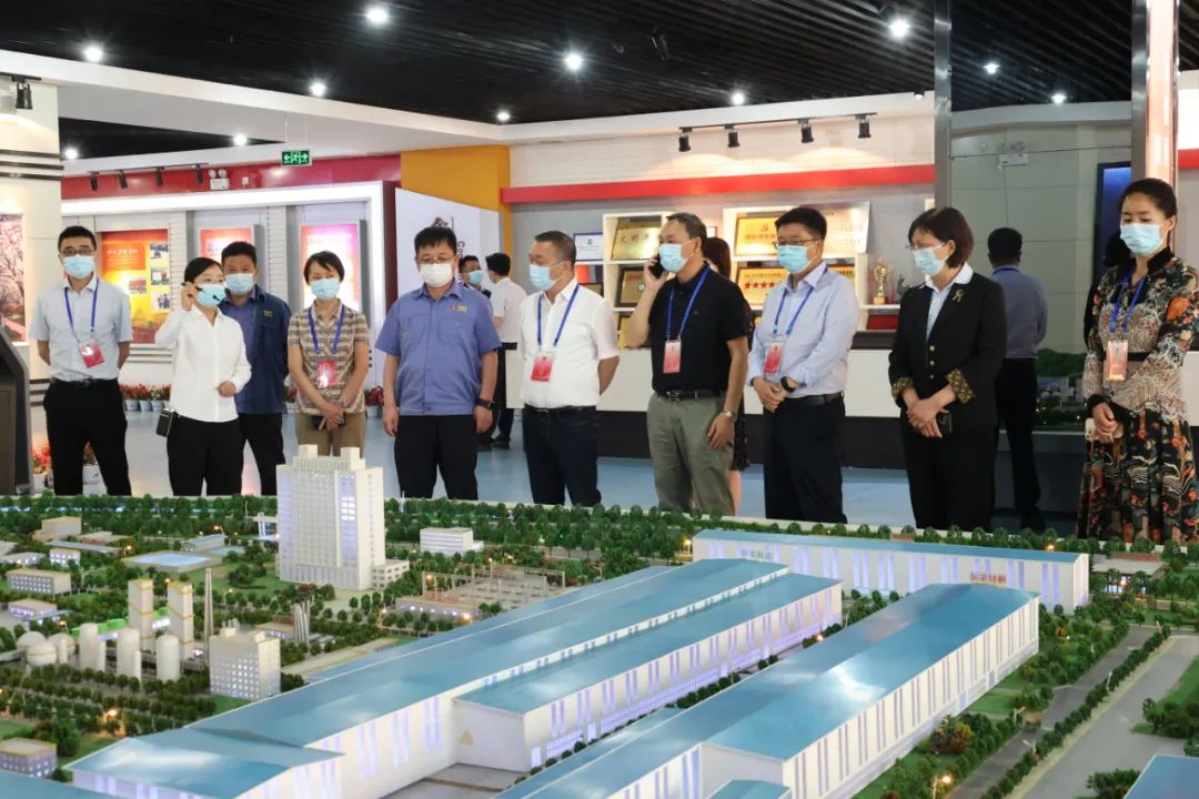 汉中市人大常委会副主任杜家才一行到公司调研现代材料产业发展情况 汉中市人大常委会副主任杜家才一行到公司调研现代材料产业发展情况