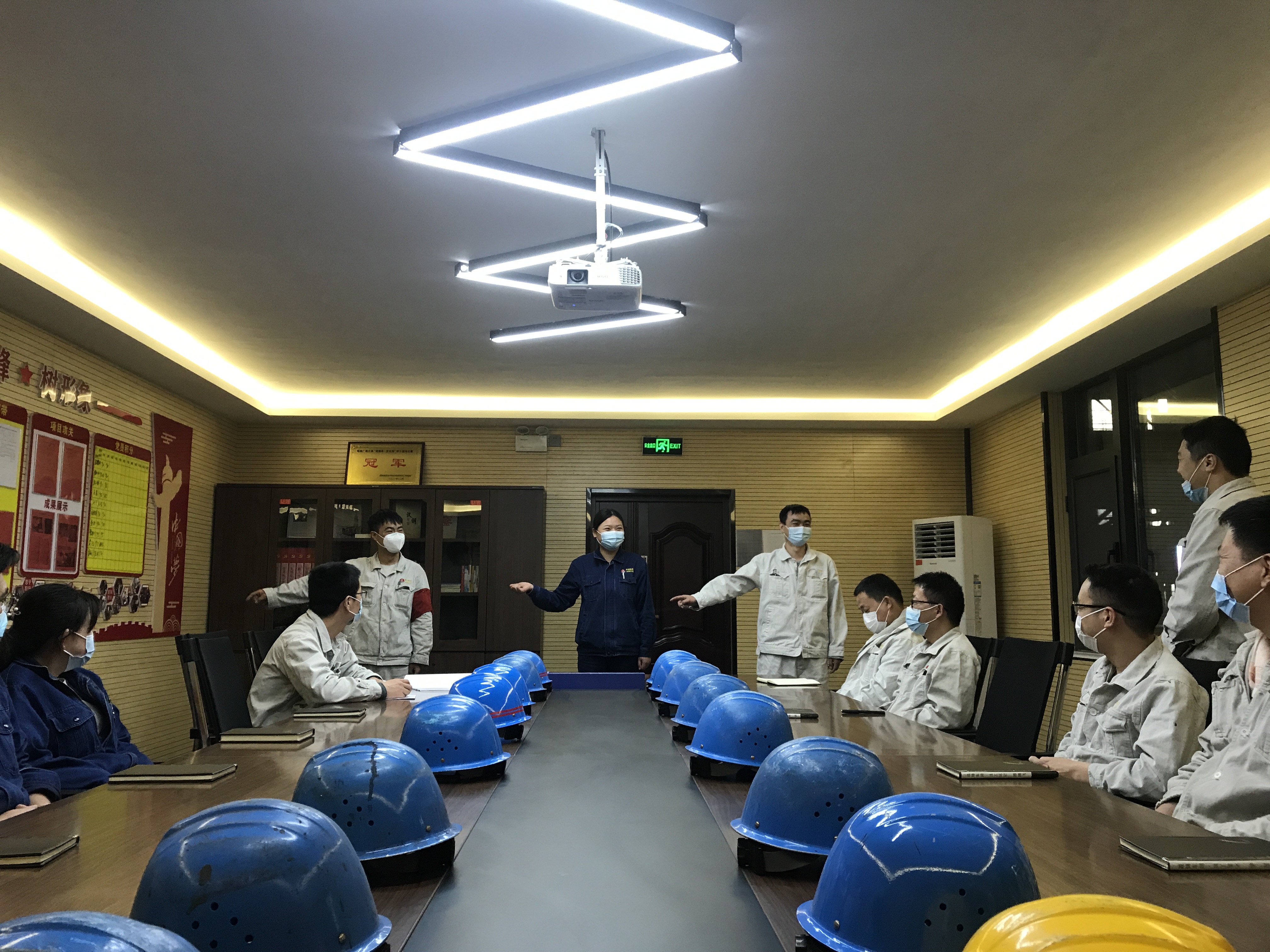 瞧！他们的安全活动很Fashion