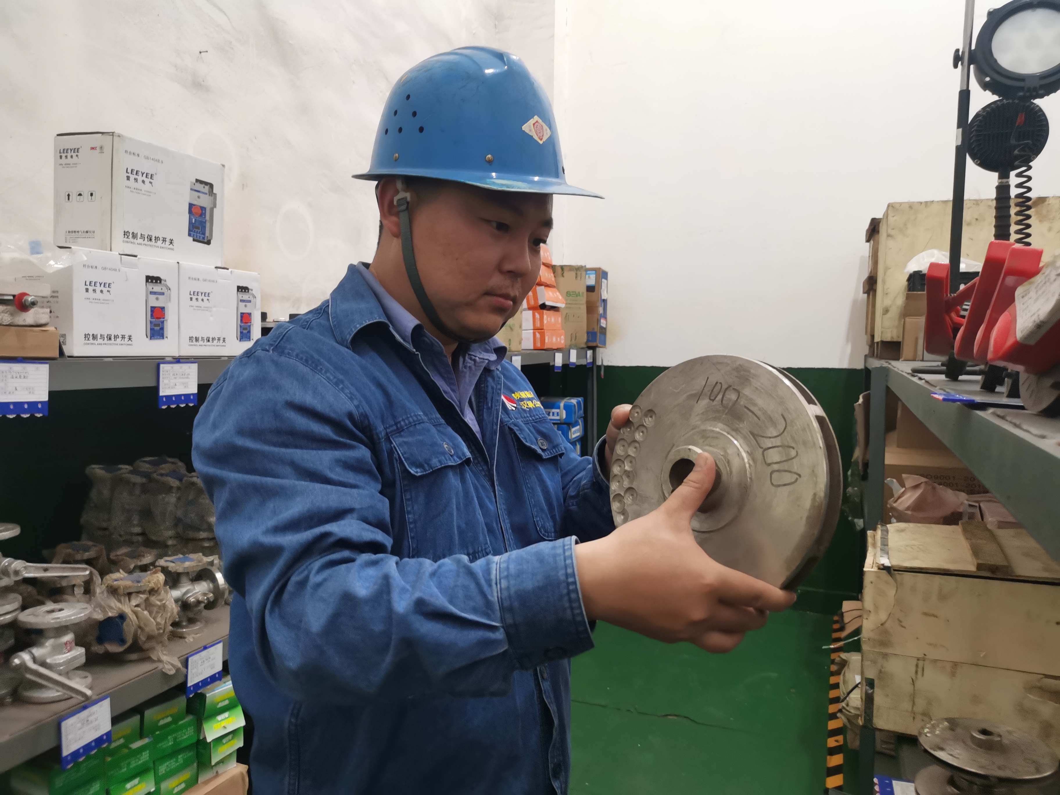 铆足干劲 奋战“双过半”