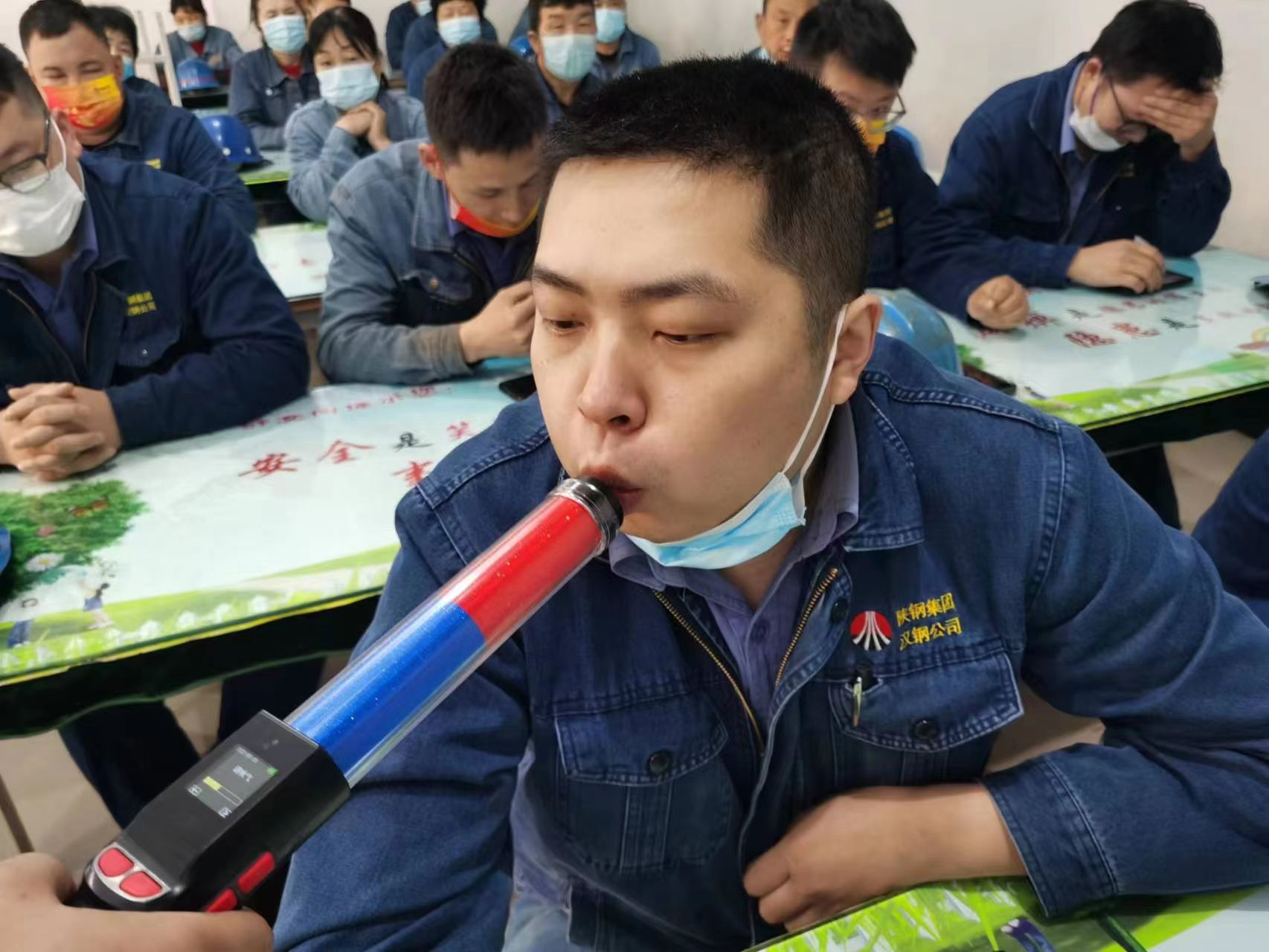 烧结厂“三注重”助力文明交通实践活动