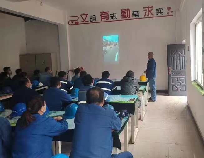 烧结厂“三注重”助力文明交通实践活动