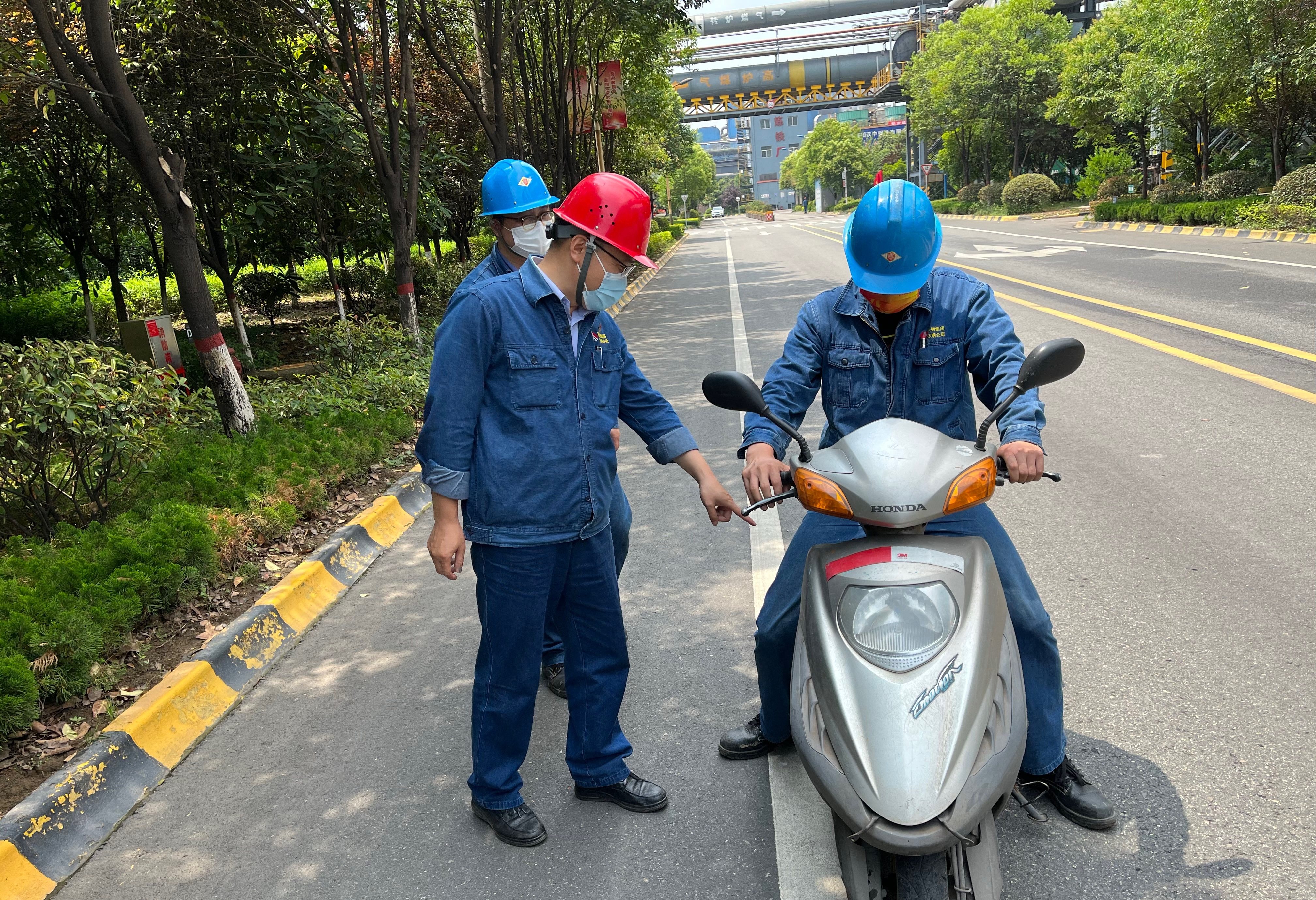 文明出行，从不闯“红灯”开始