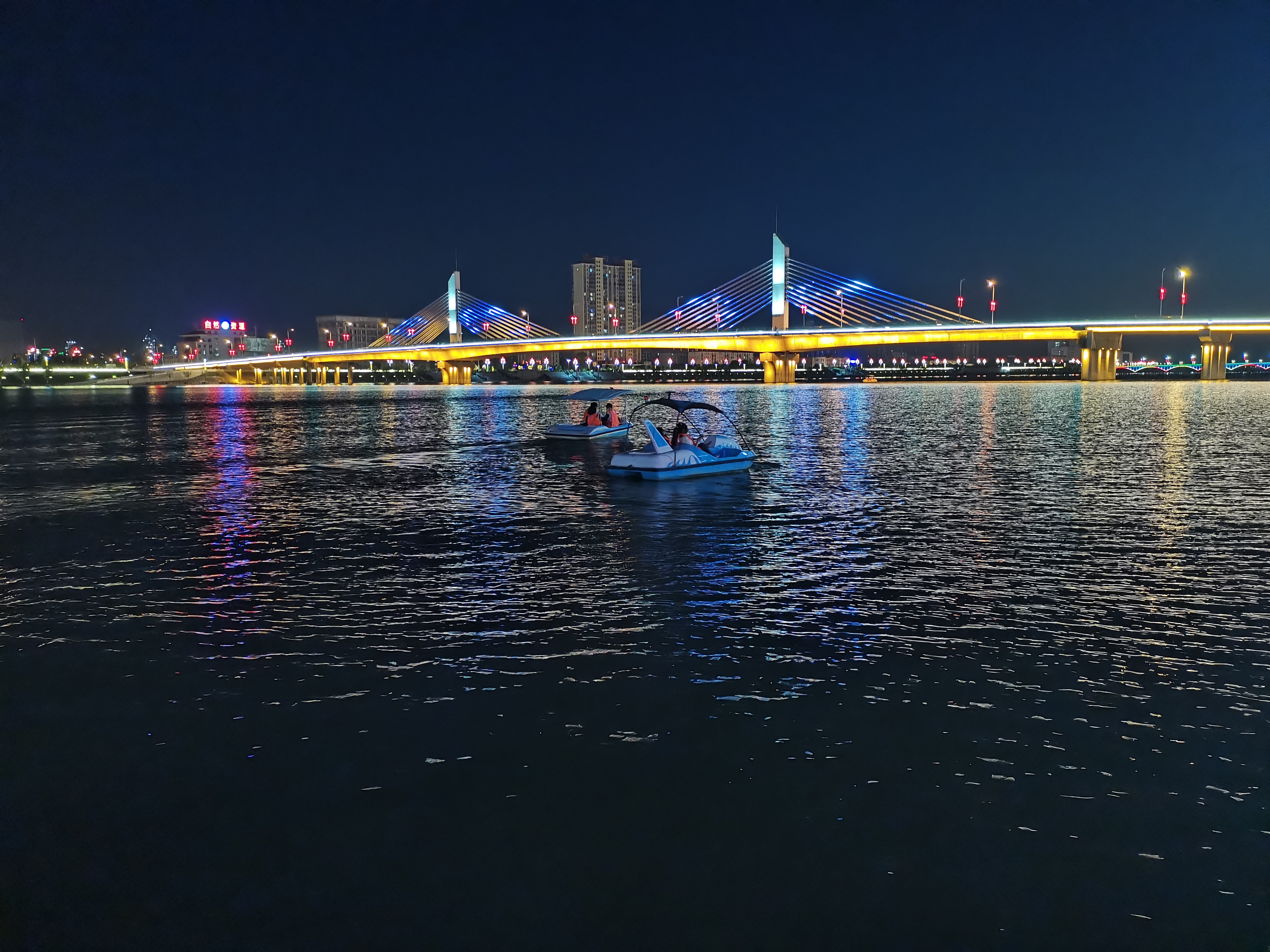 夜色里的汉江河