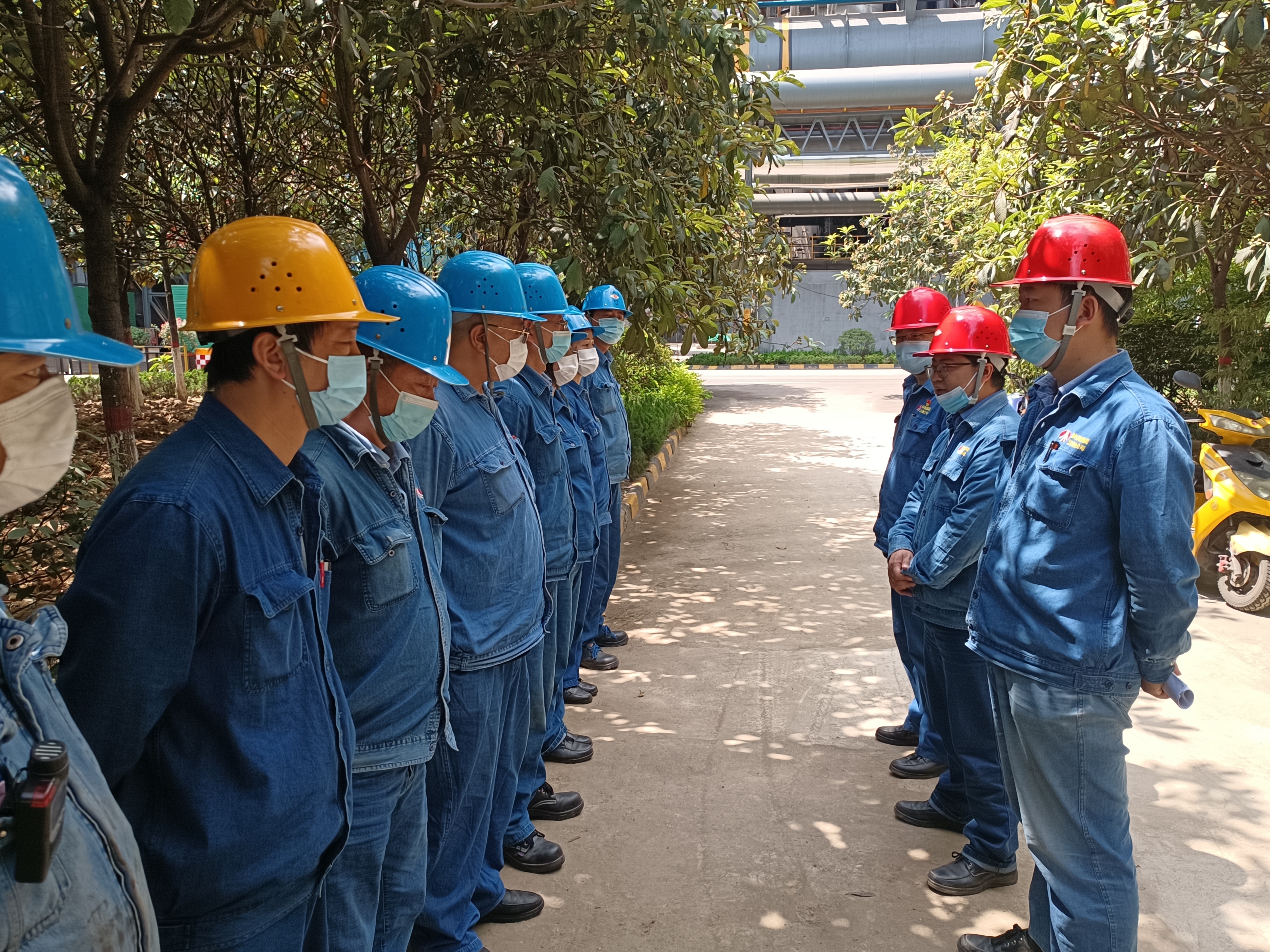 构建 “三道防线”当好安全生产月里“守门人” 构建 “三道防线”当好安全生产月里“守门人”