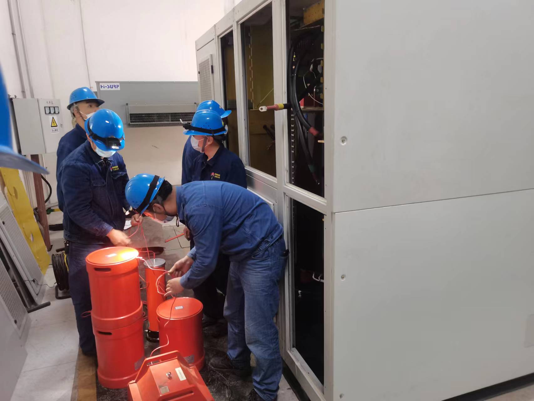 只见你的背影,不见你的面庞 只见你的背影,不见你的面庞