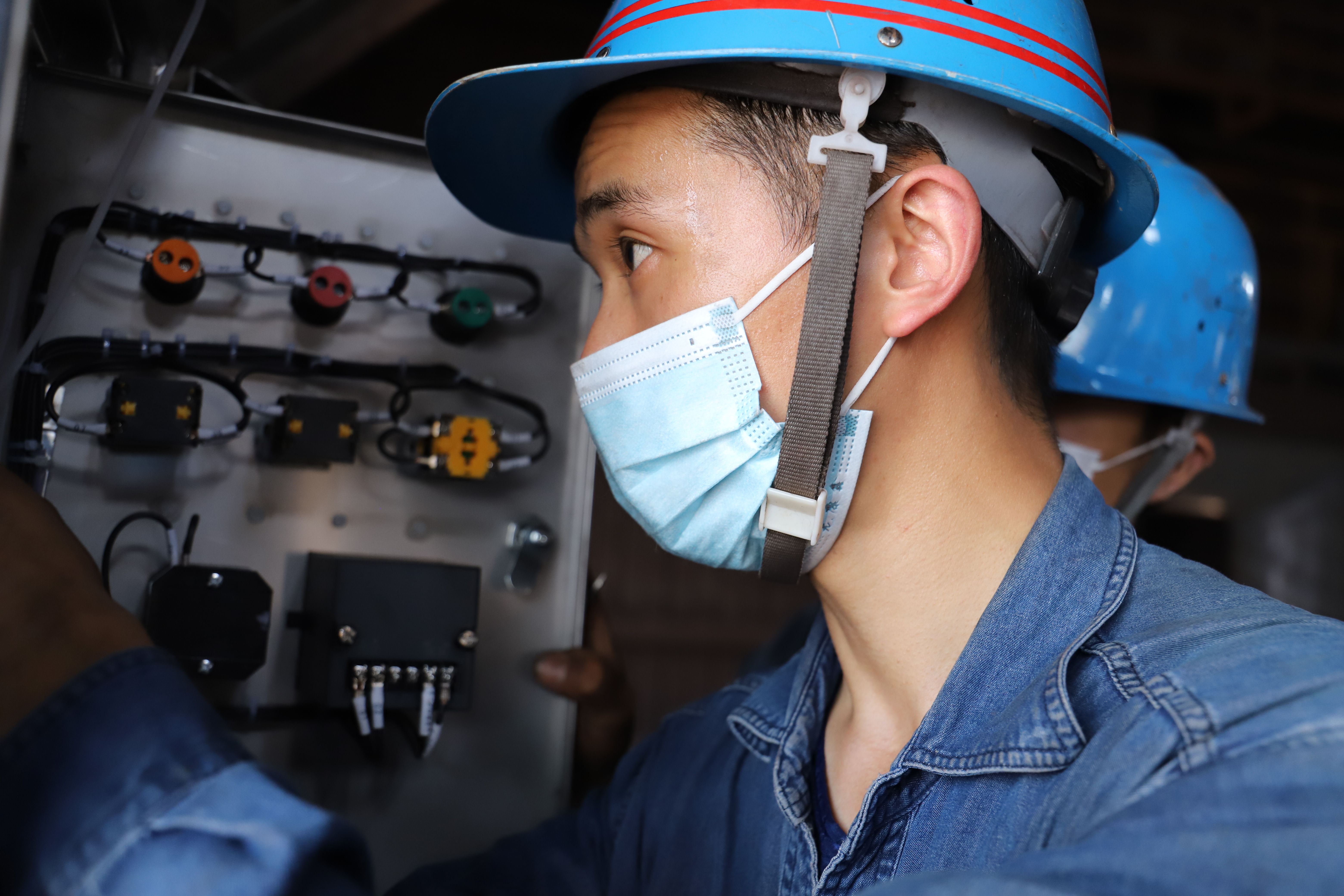 奏响检修的“铁＋火”之歌