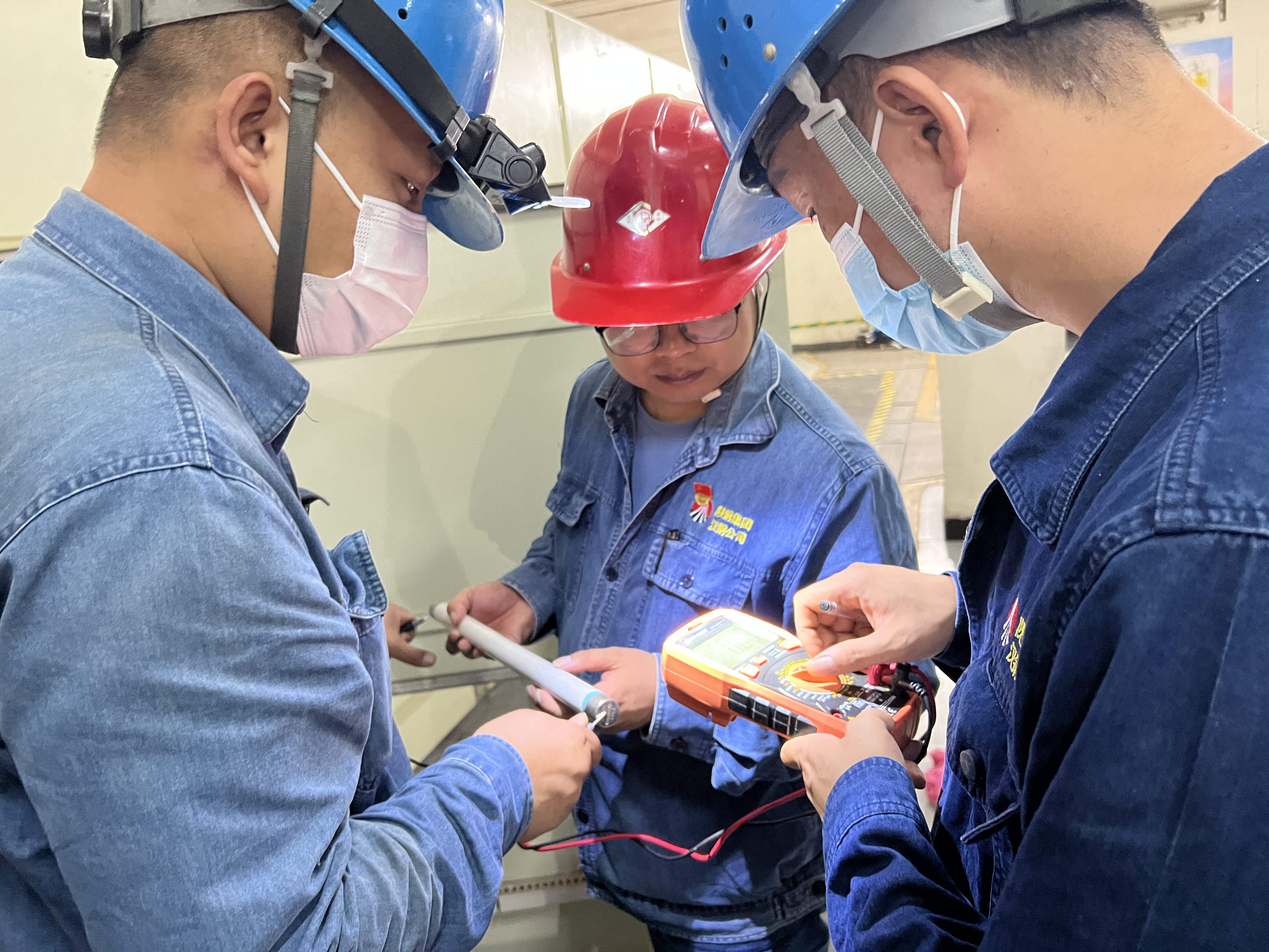 战高温,忙检修!他们全力以赴 战高温,忙检修!他们全力以赴