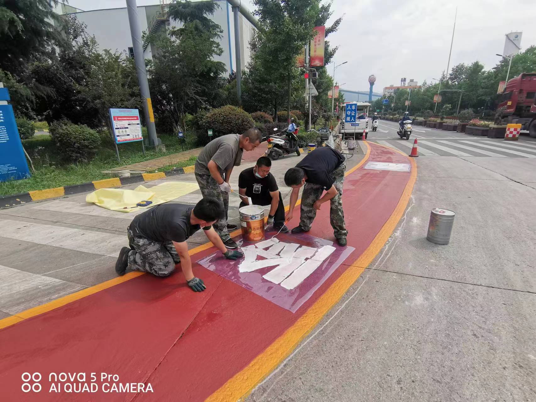 “右转危险区”交通标线亮相汉钢公司 “右转危险区”交通标线亮相汉钢公司