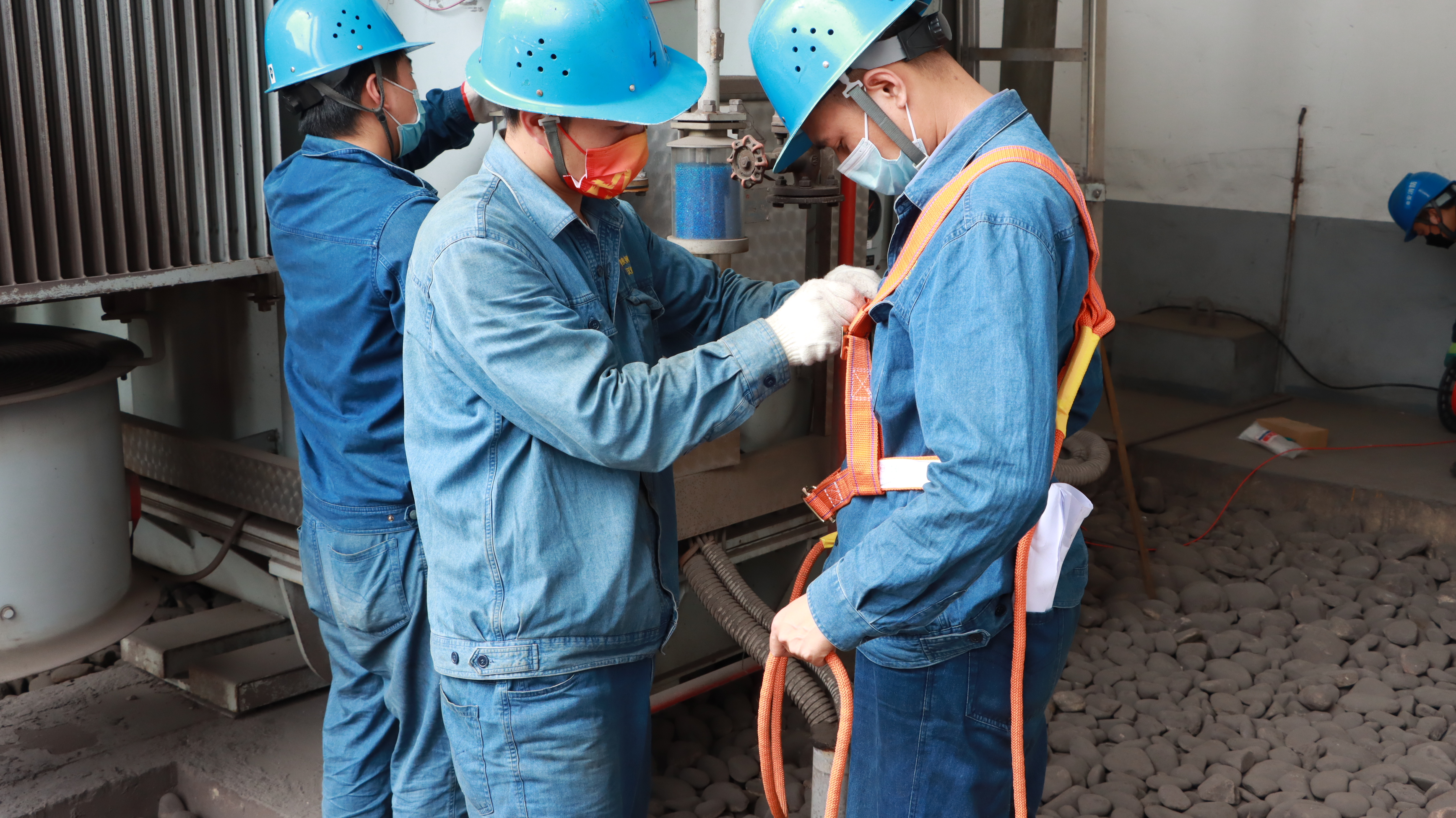 检修一线，他们最帅