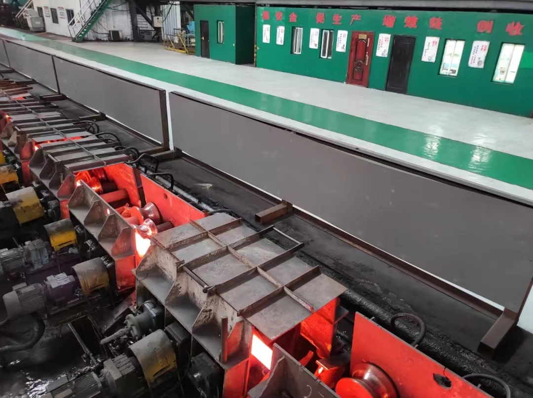 例行体检  我们让设备清凉一“夏”