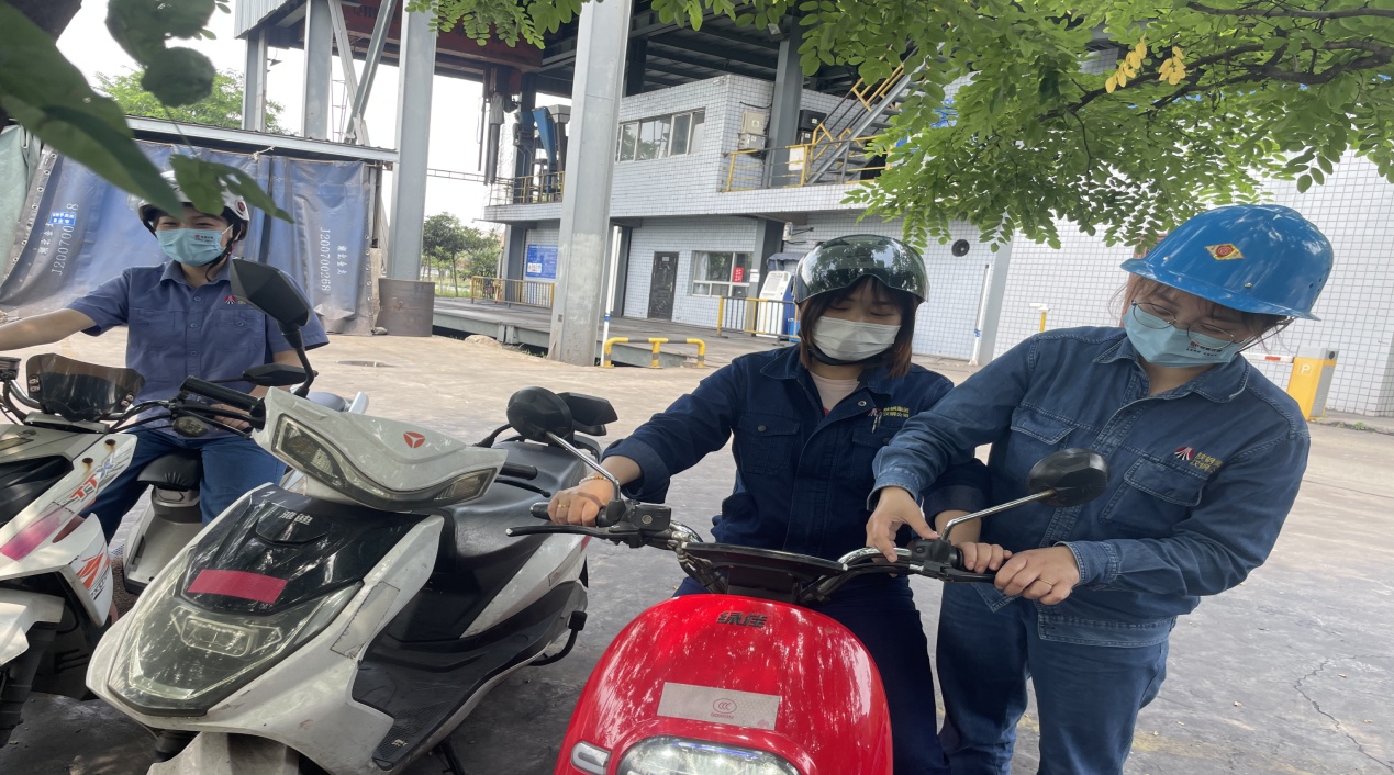 张蓉:安全战线的“全能主播” 张蓉:安全战线的“全能主播”