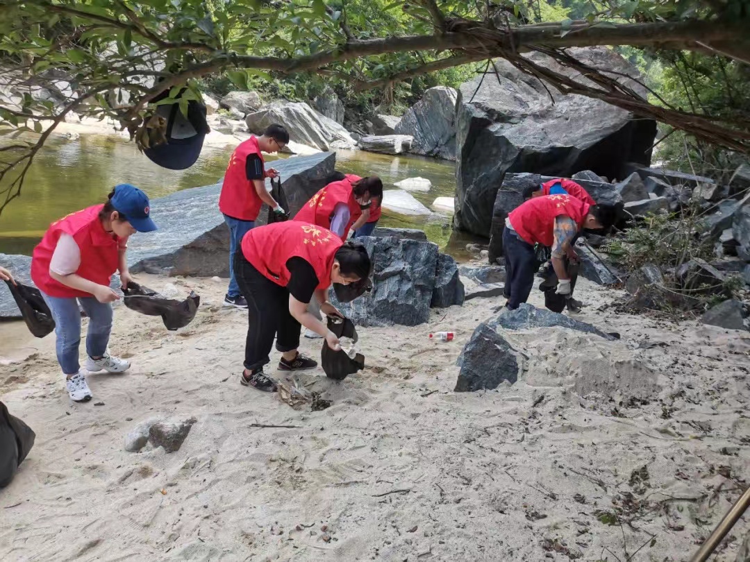 汇聚青春合力 筑牢安全防线 汇聚青春合力 筑牢安全防线