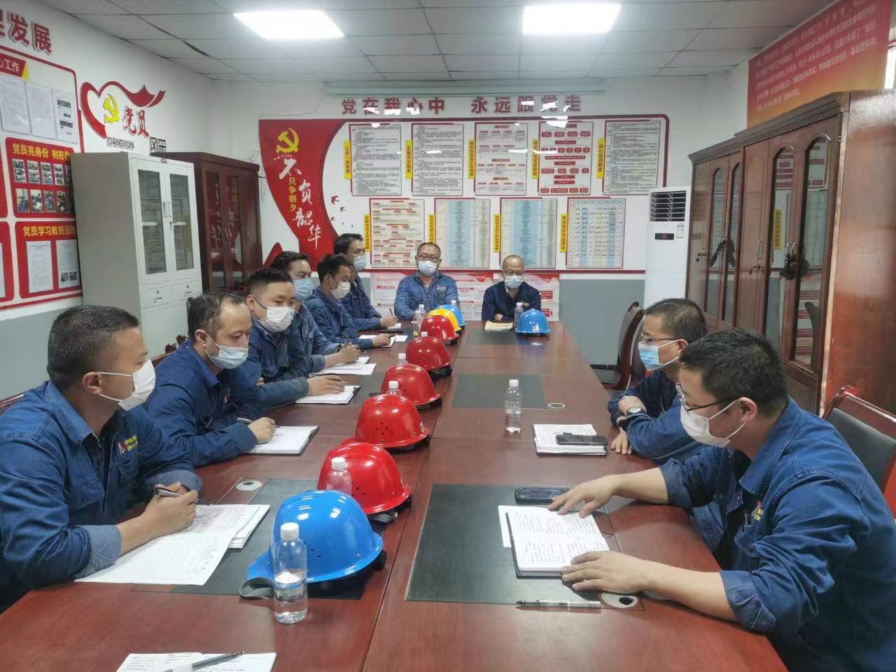 三张“明信片”  展示轧钢奋进者姿态